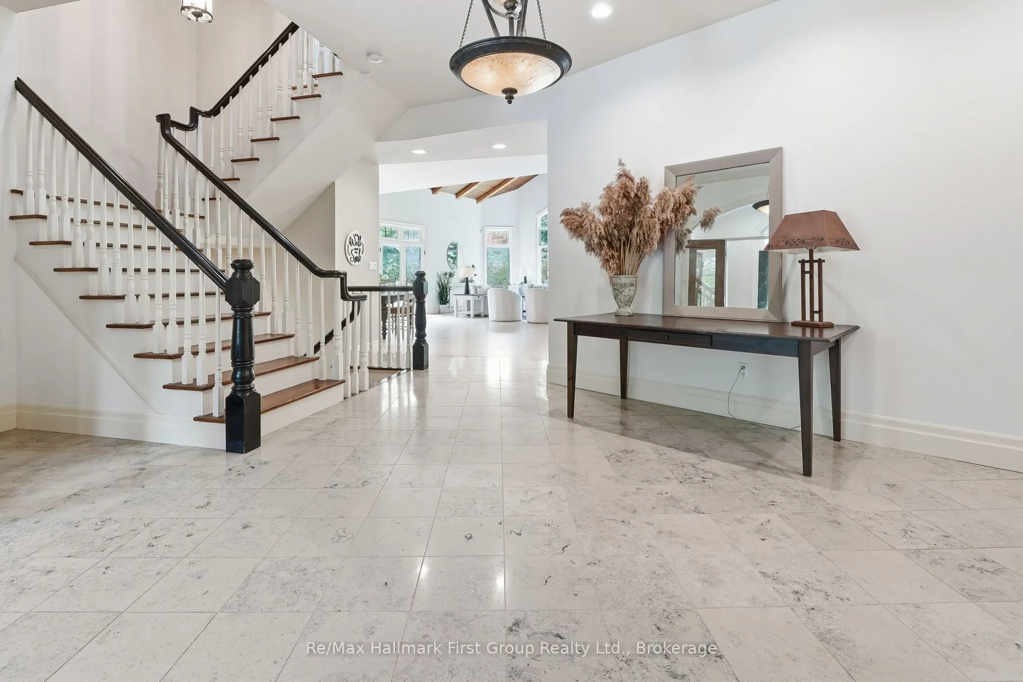 3121 Theatre Road N