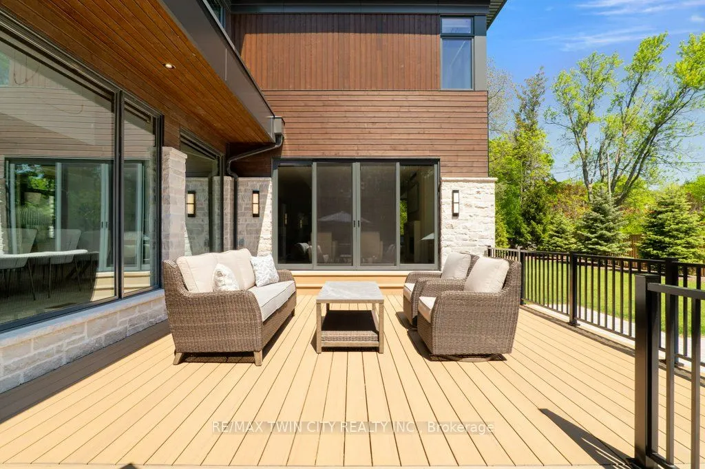 26 Golfview Place