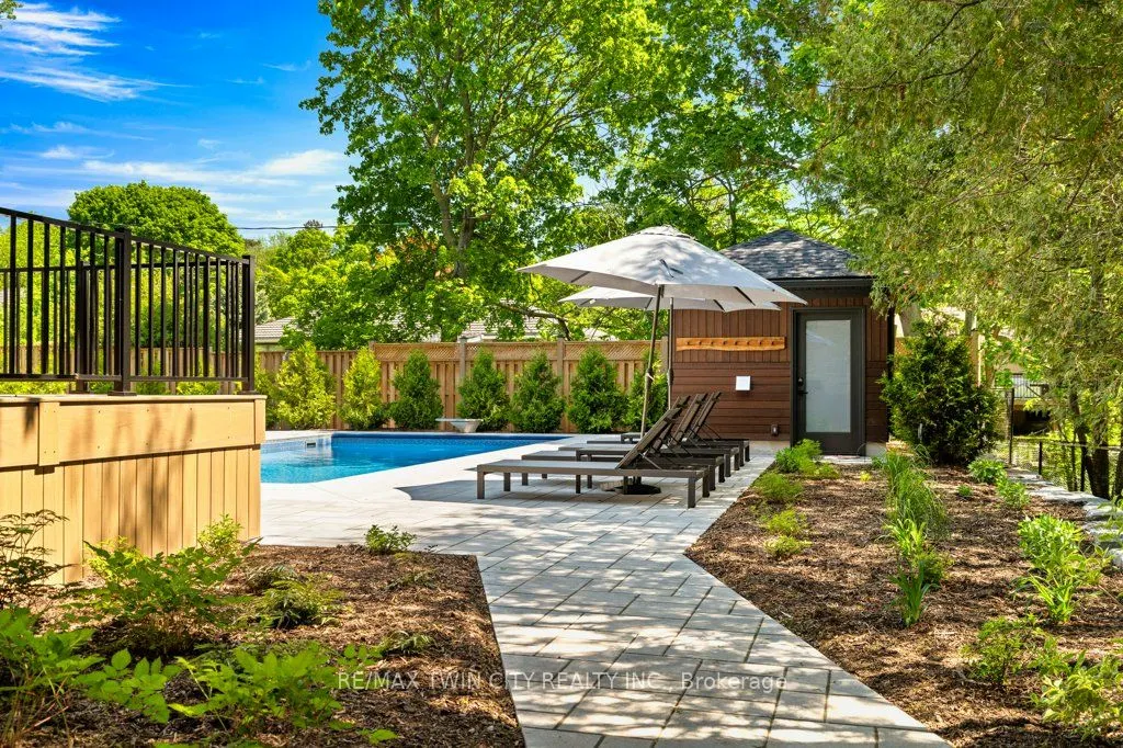 26 Golfview Place