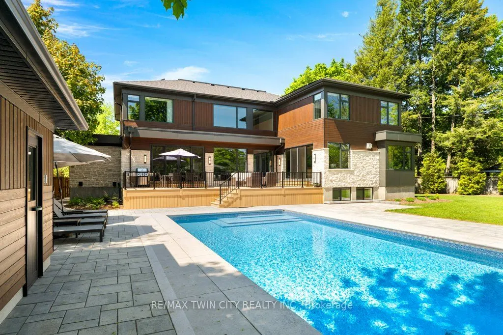 26 Golfview Place