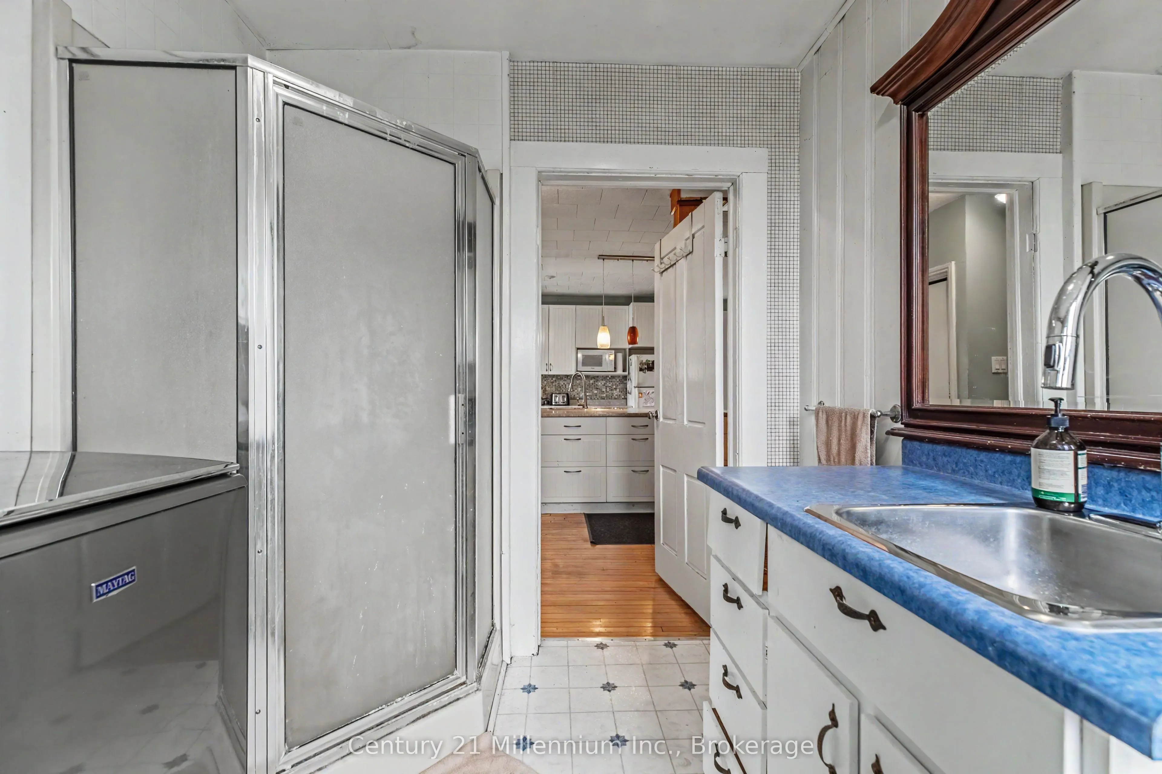 4758 Bruce 3 Road