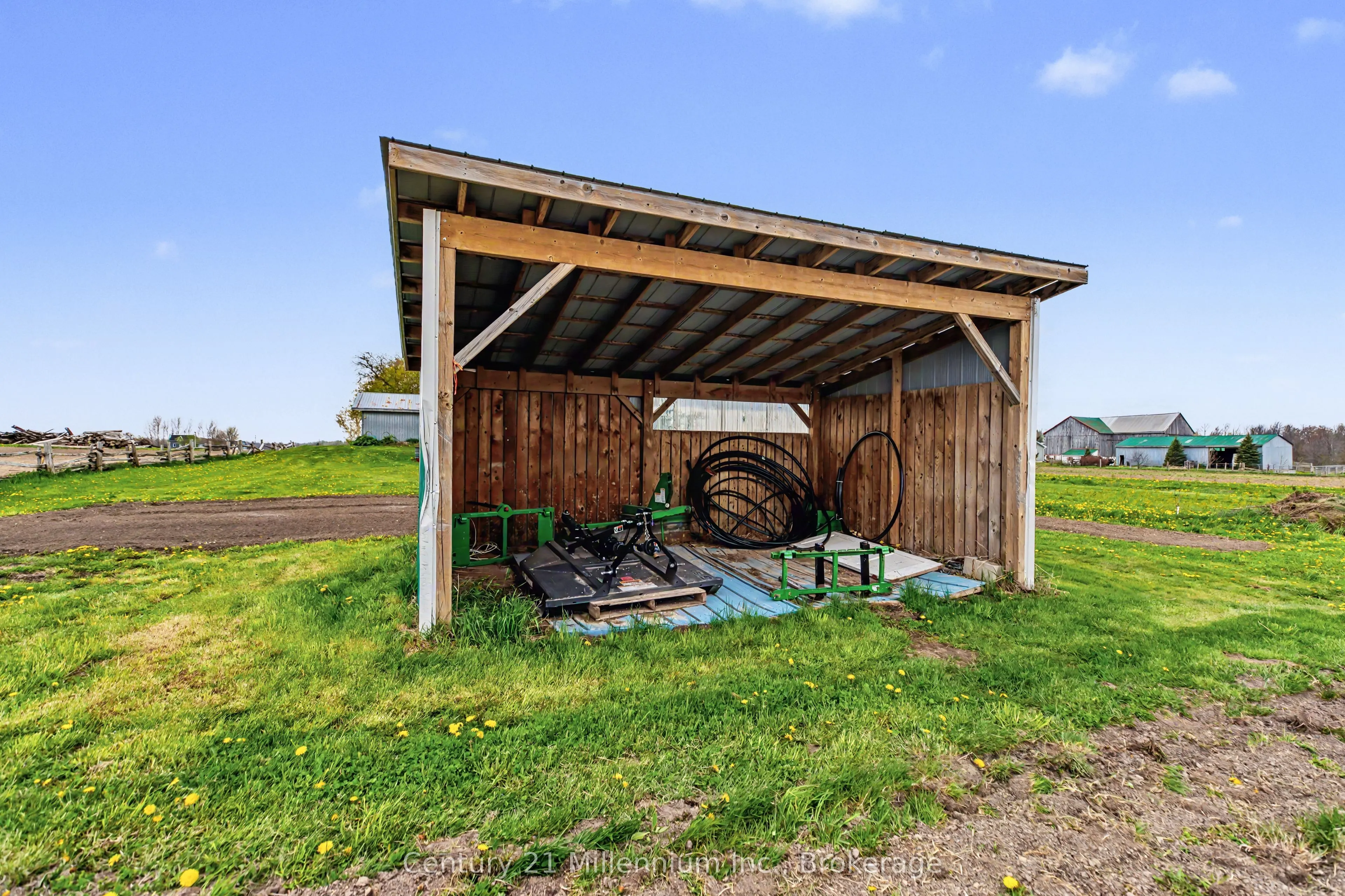4758 Bruce 3 Road