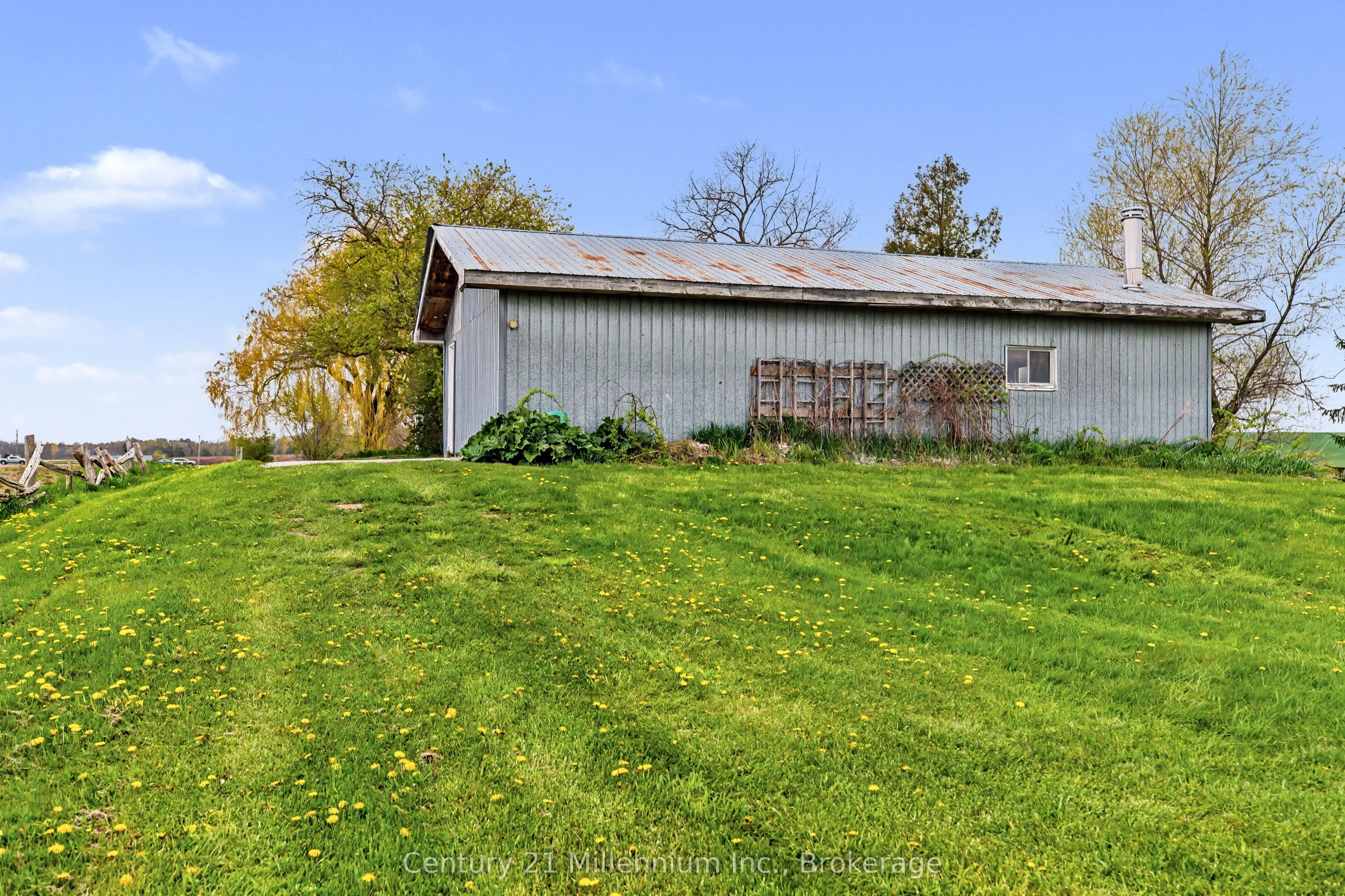 4758 Bruce 3 Road