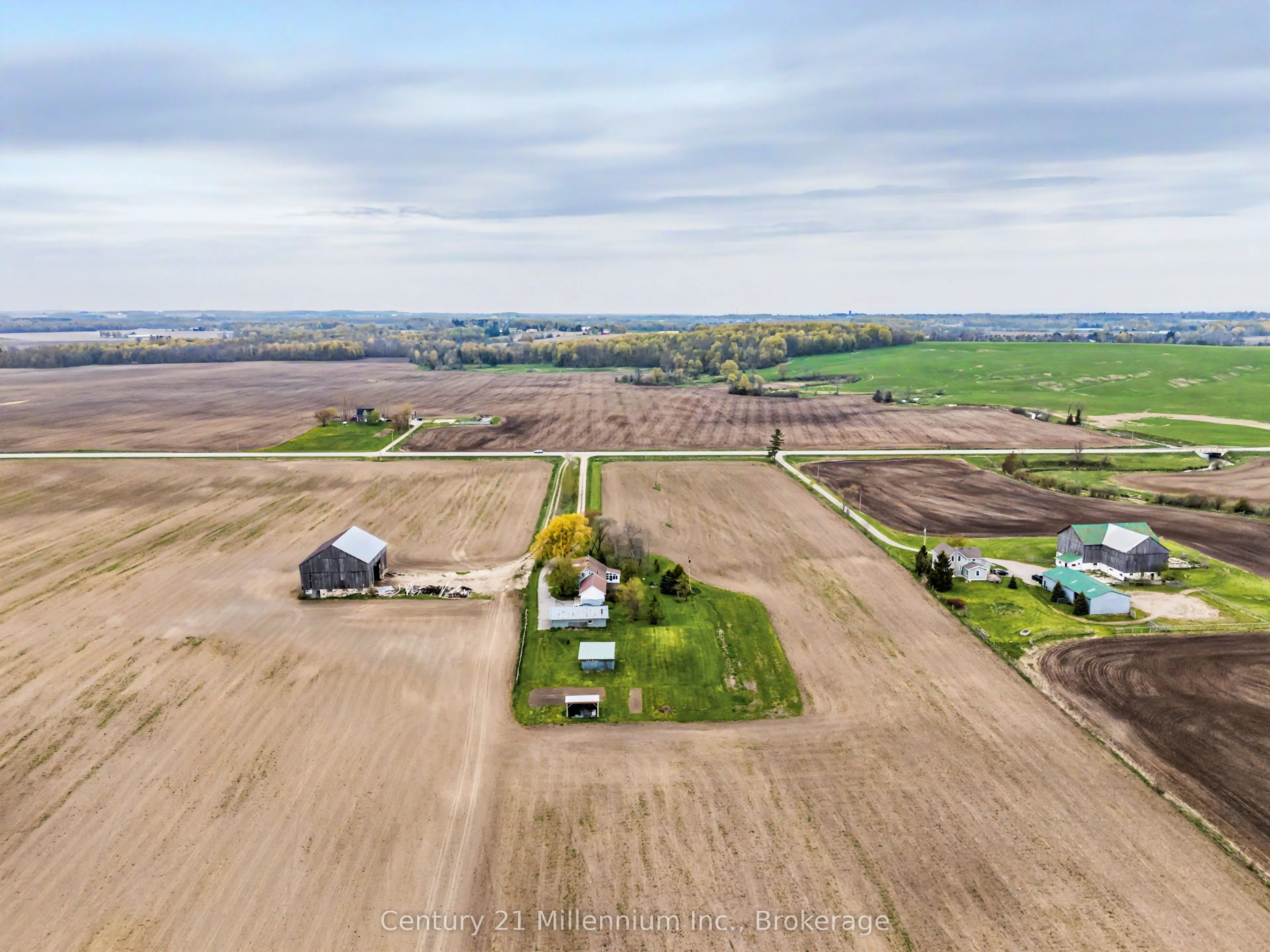 4758 Bruce 3 Road