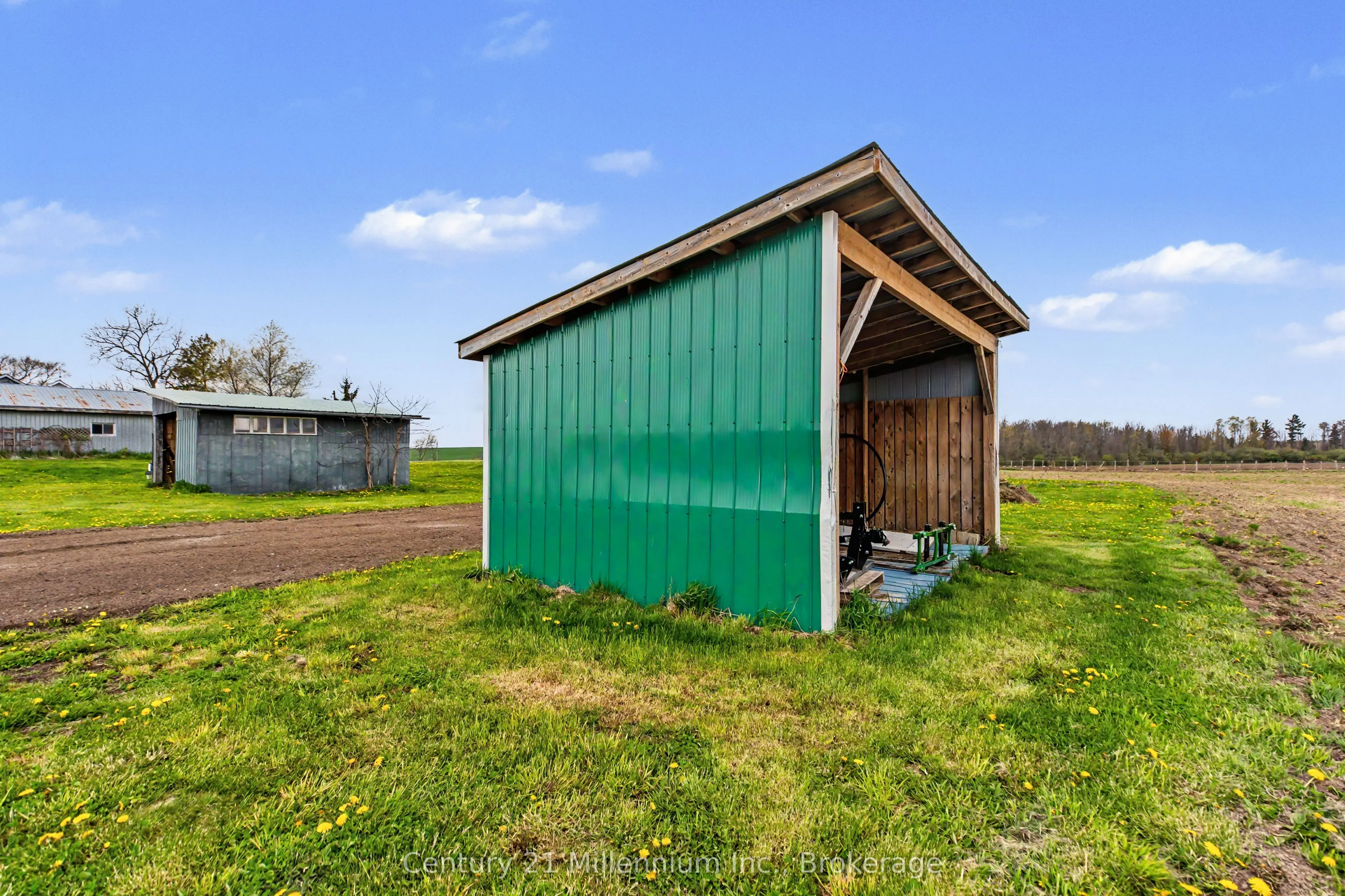 4758 Bruce 3 Road