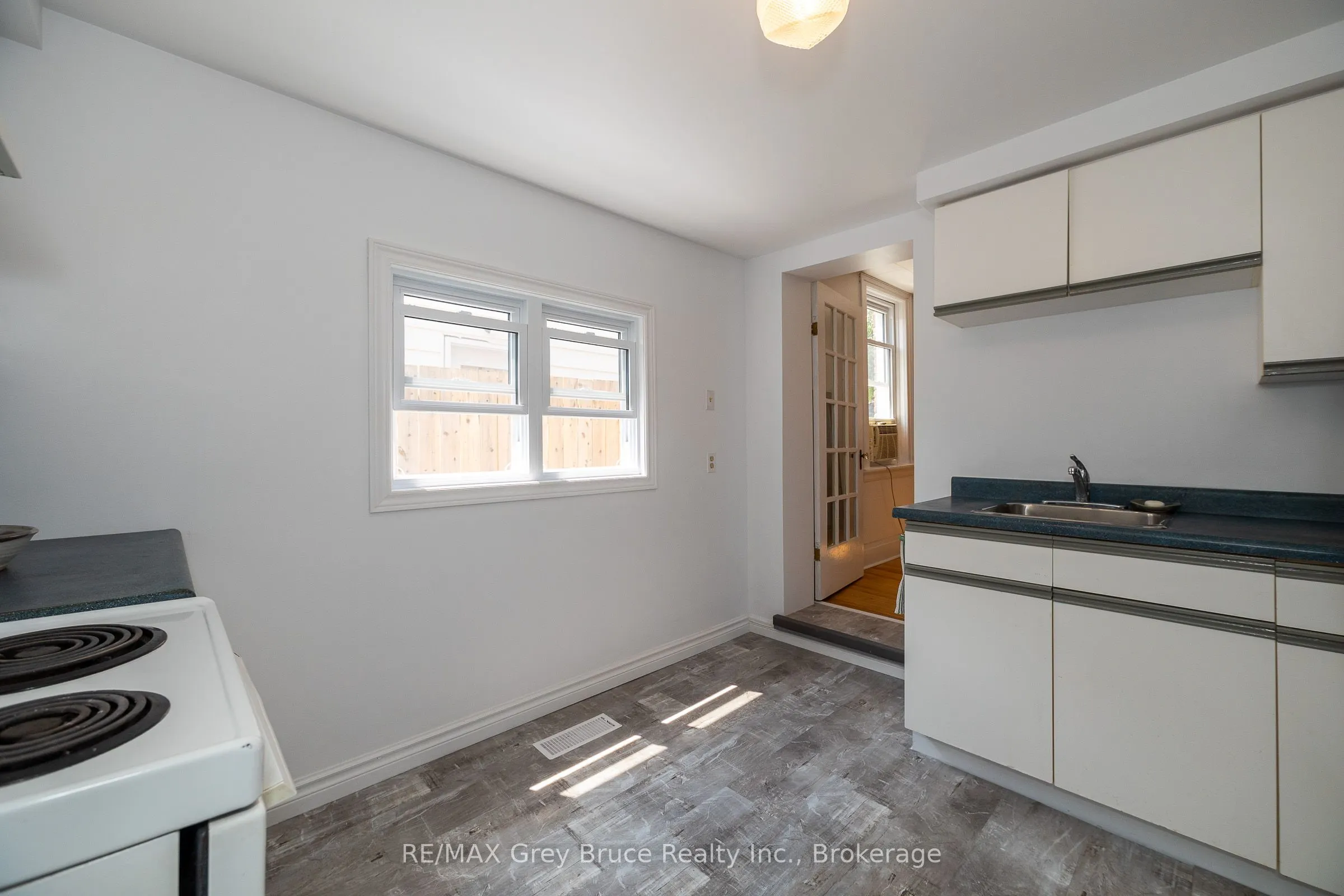 1809 3rd Avenue W