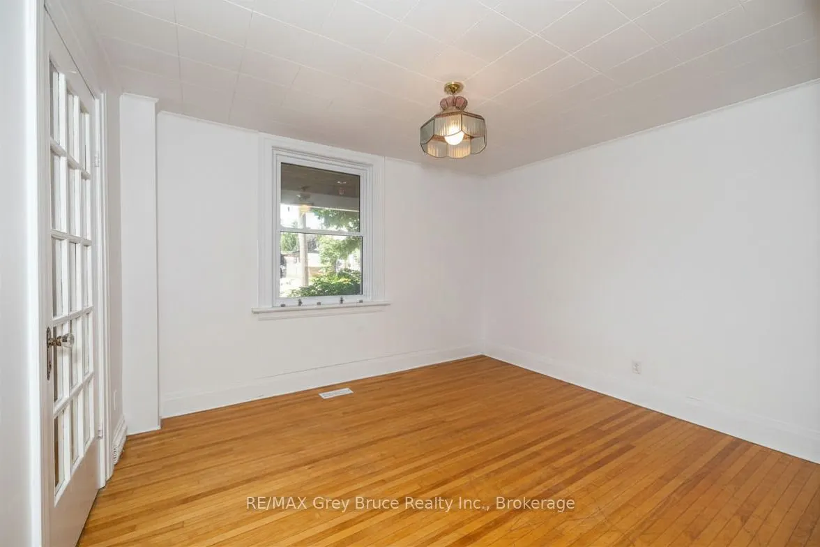 1809 3rd Avenue W