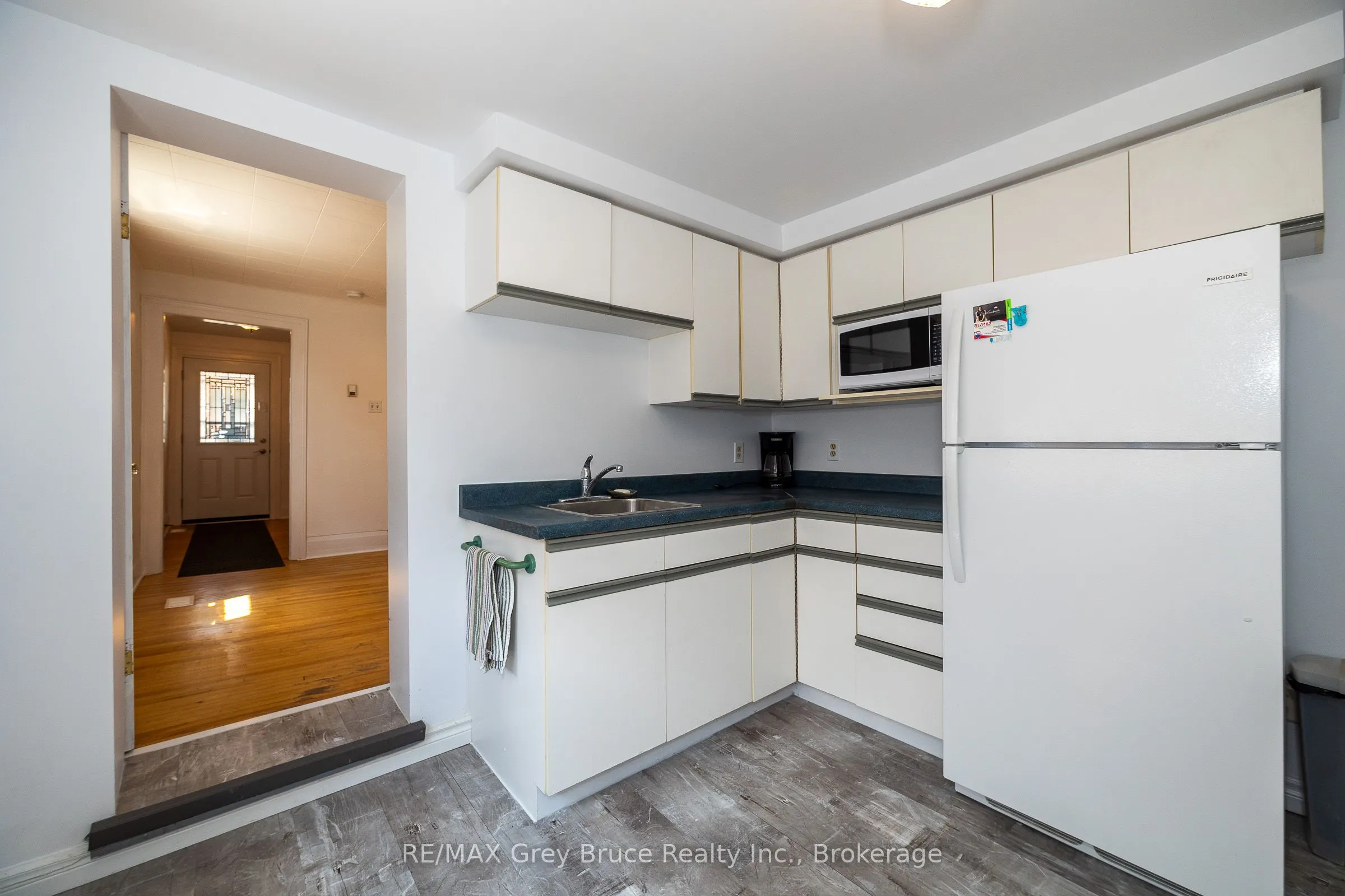 1809 3rd Avenue W