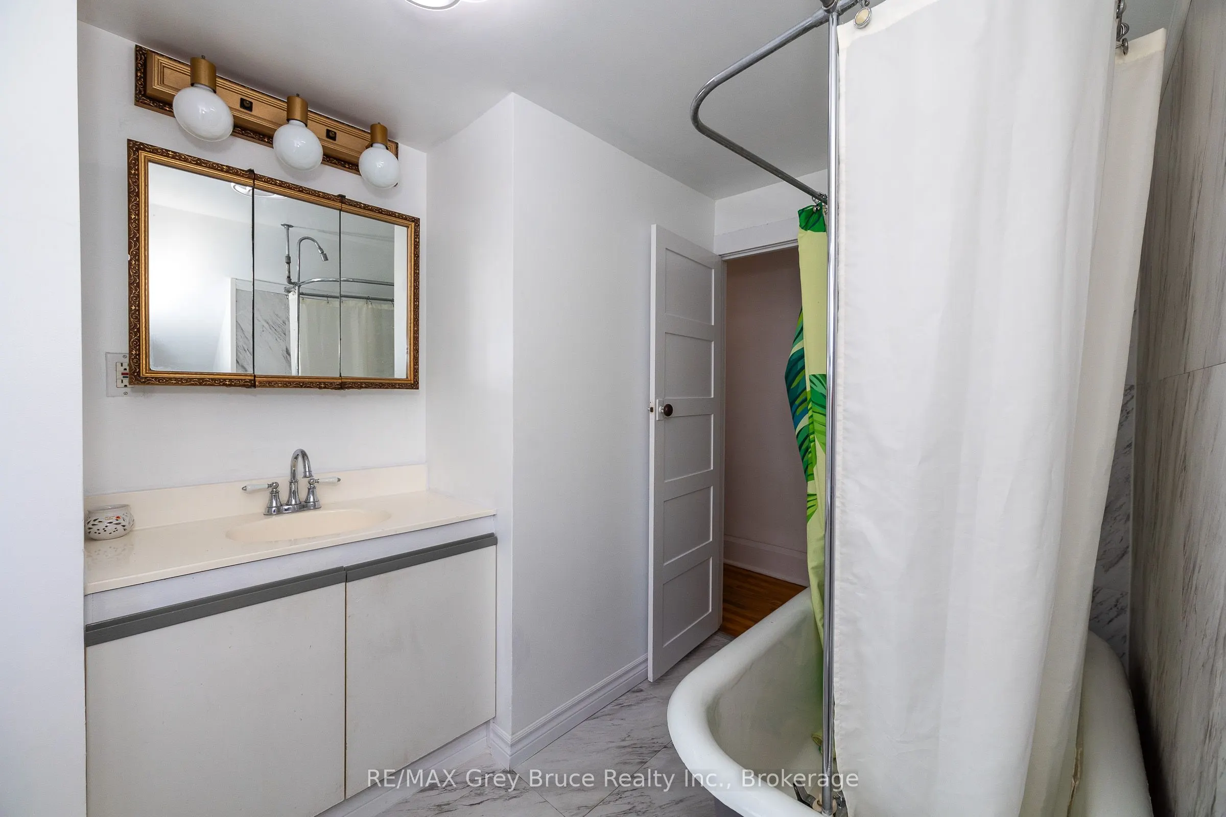 1809 3rd Avenue W