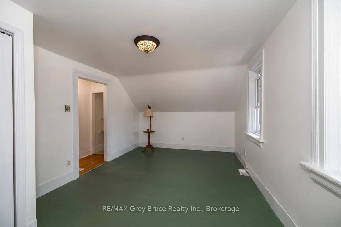 1809 3rd Avenue W