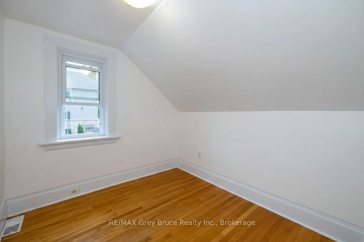 1809 3rd Avenue W