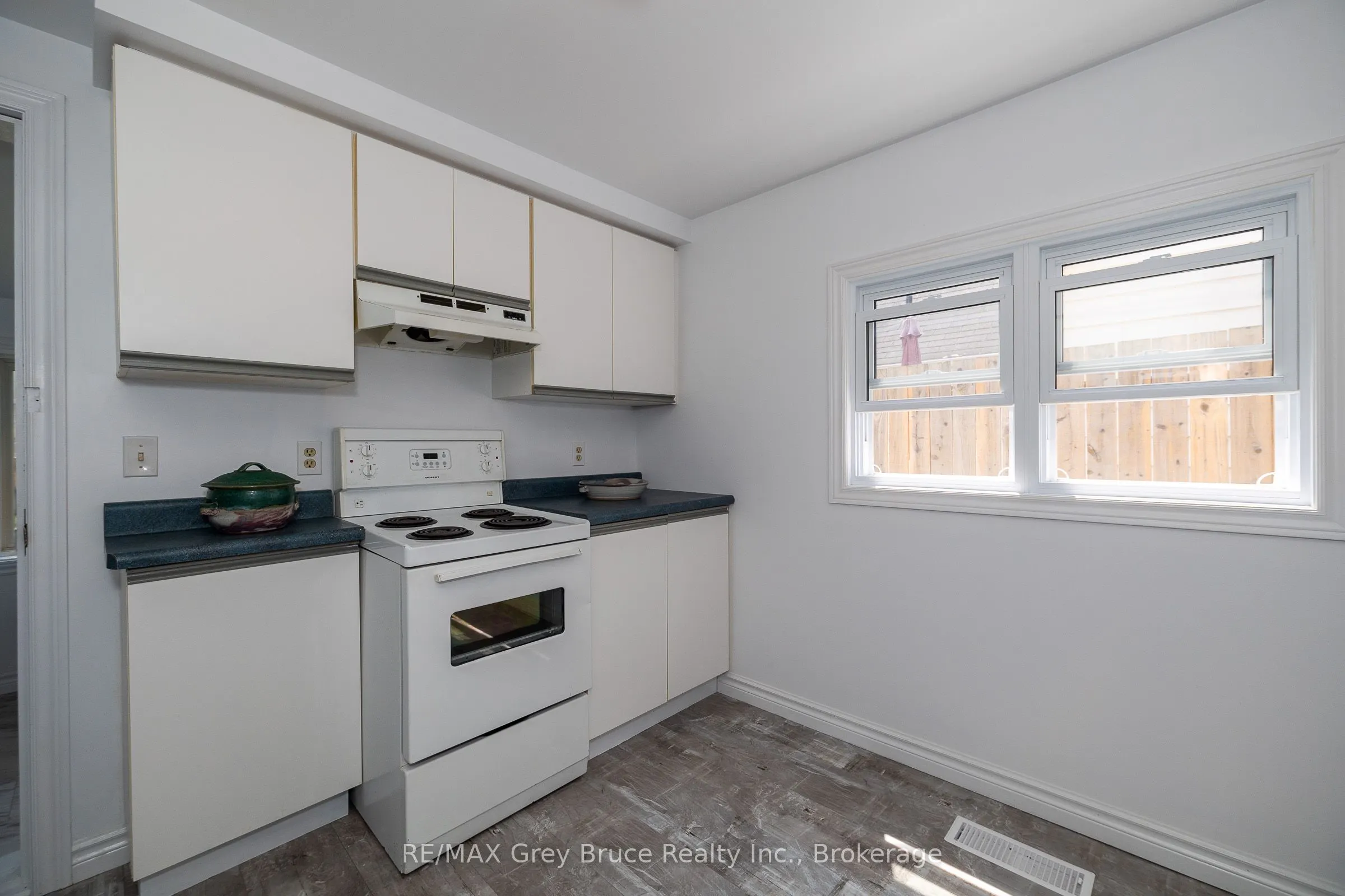 1809 3rd Avenue W
