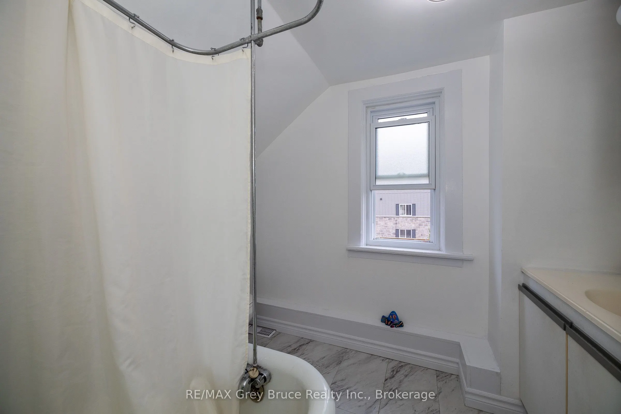 1809 3rd Avenue W