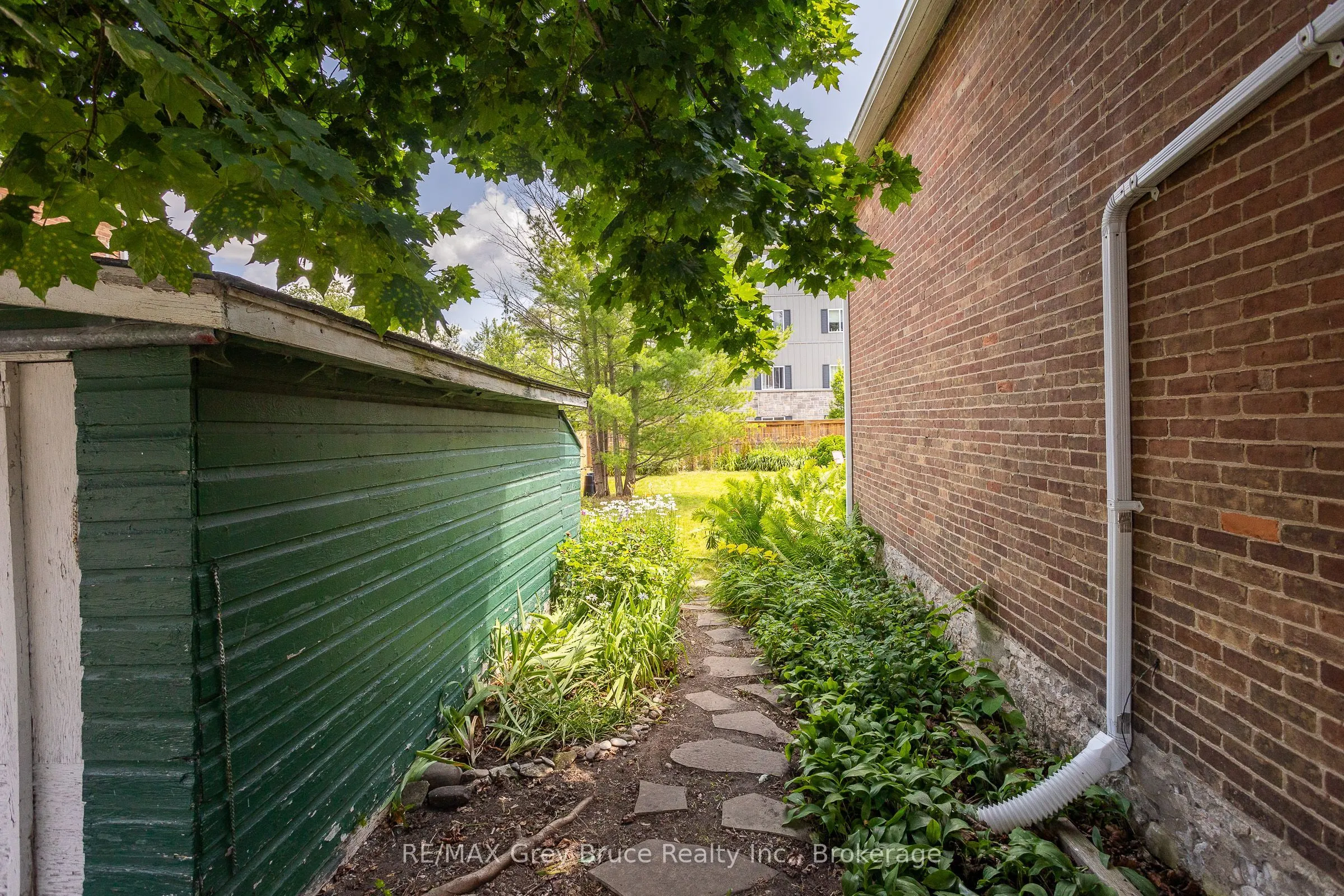 1809 3rd Avenue W
