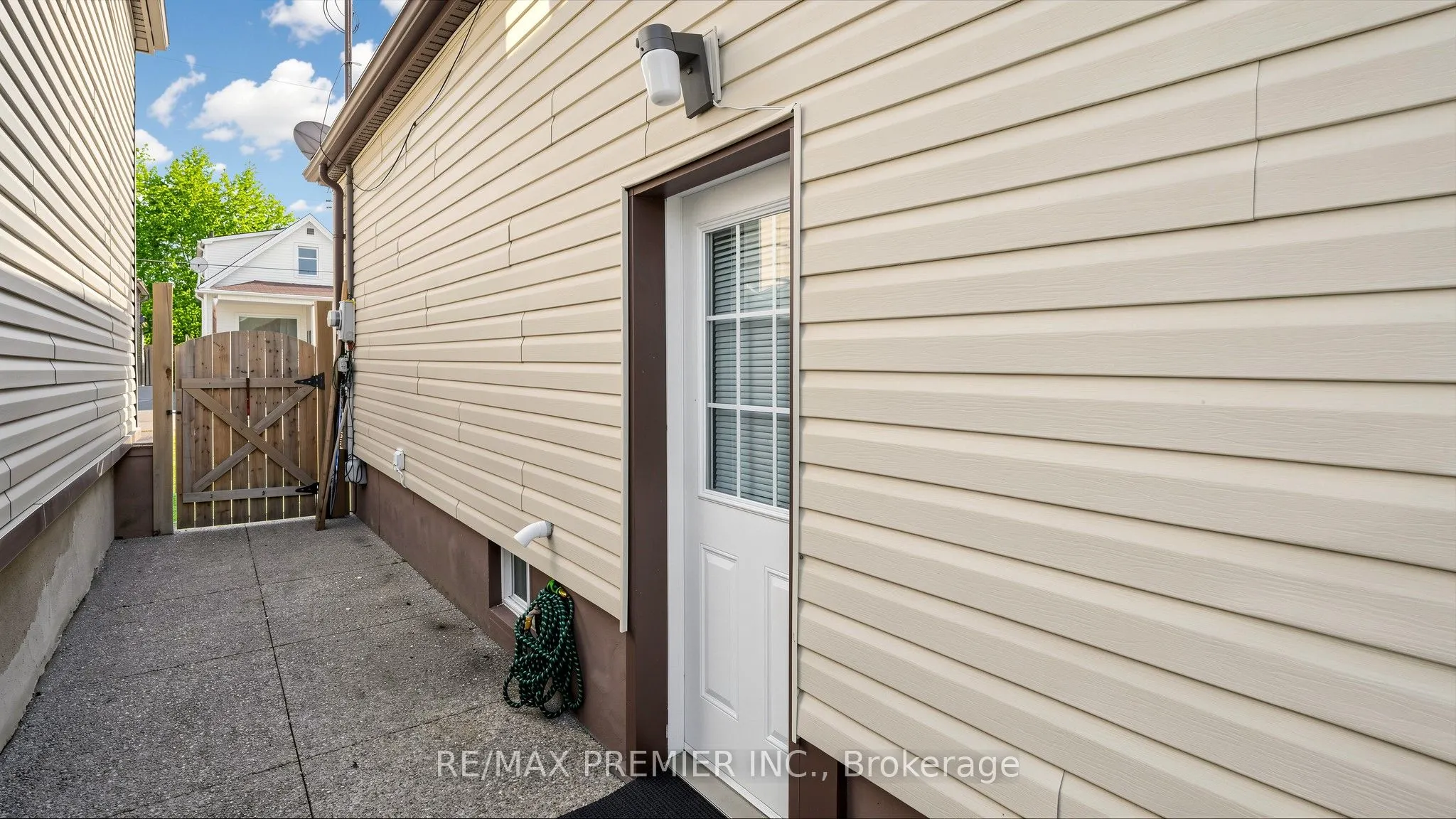 27 Cambridge Avenue