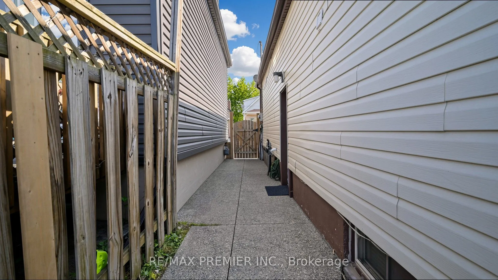 27 Cambridge Avenue