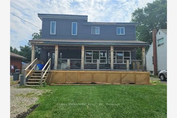 93 HOWARD Avenue