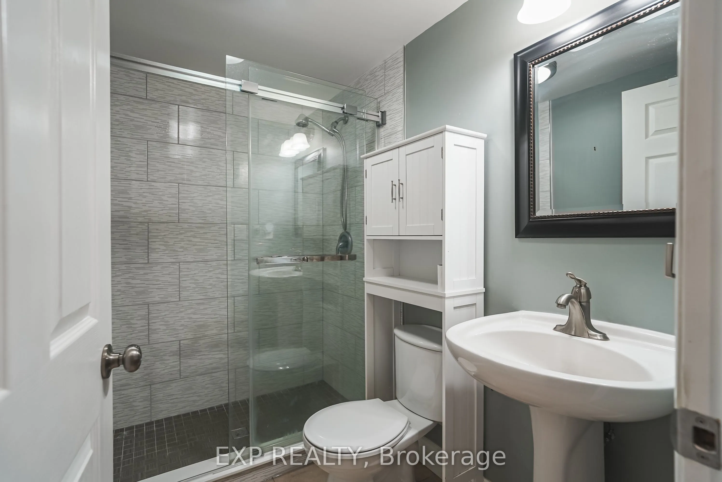 1496 Queensdale Avenue