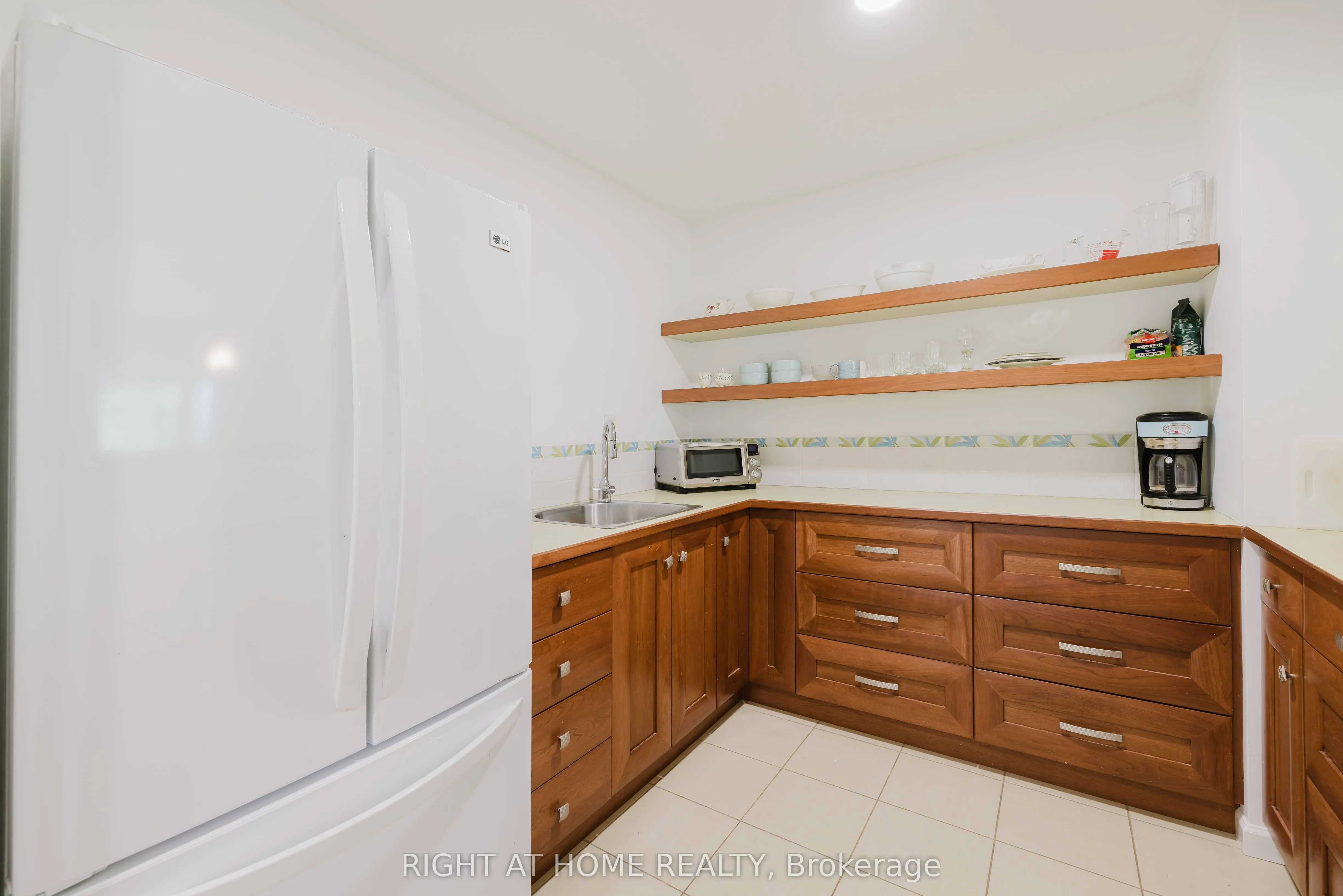 223 NORTH PARK Street #311C