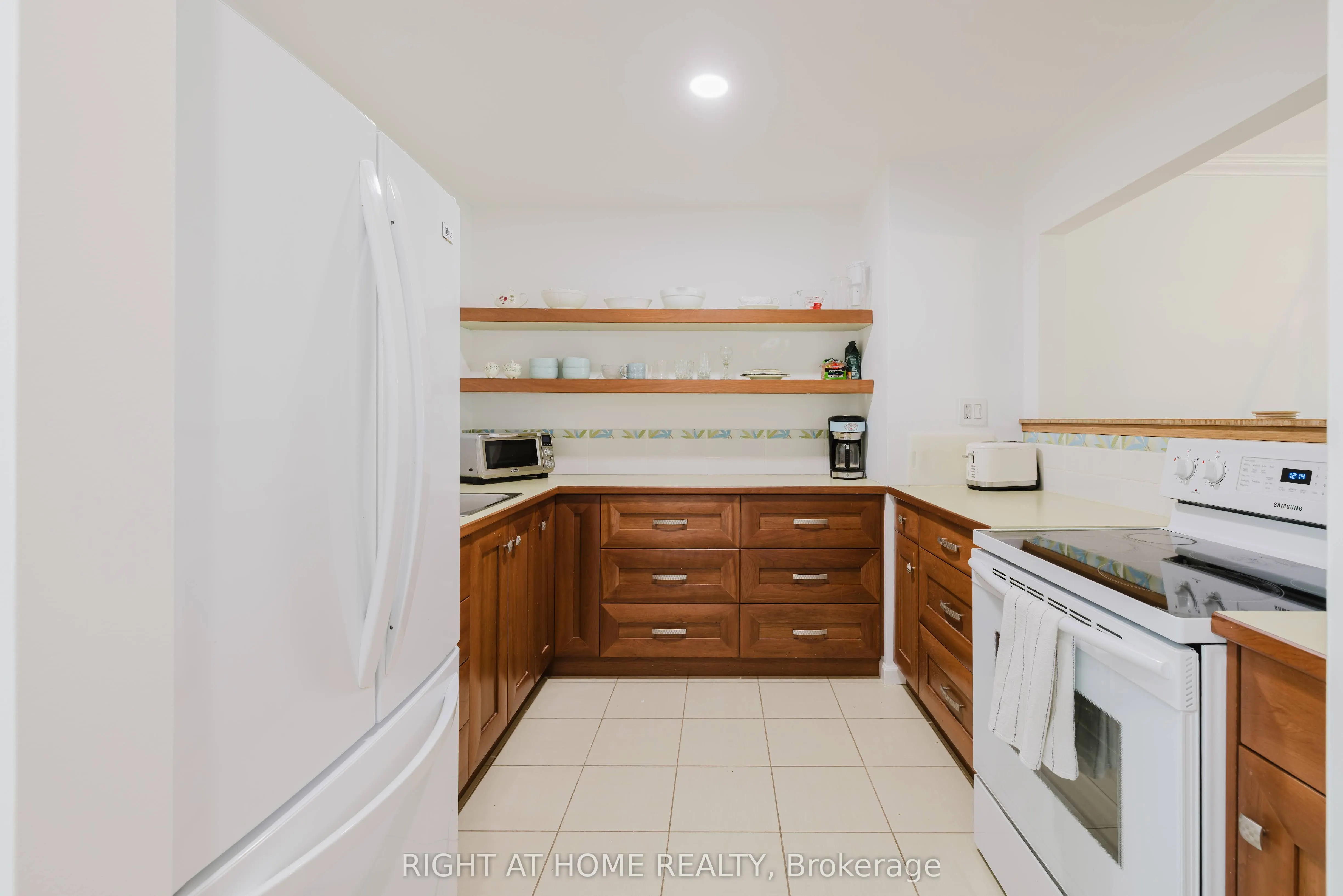 223 NORTH PARK Street #311C