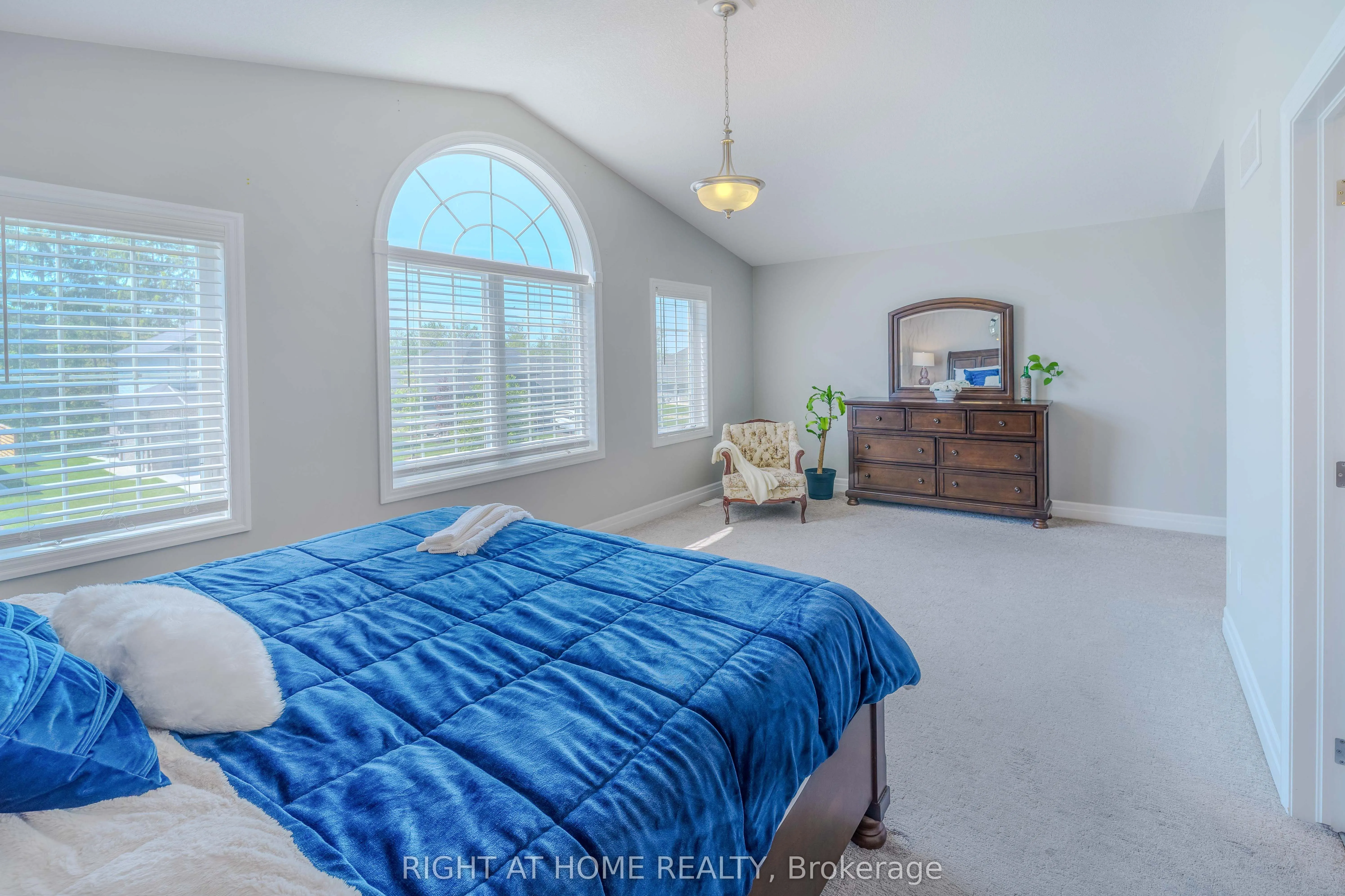 146 Jacob Street W