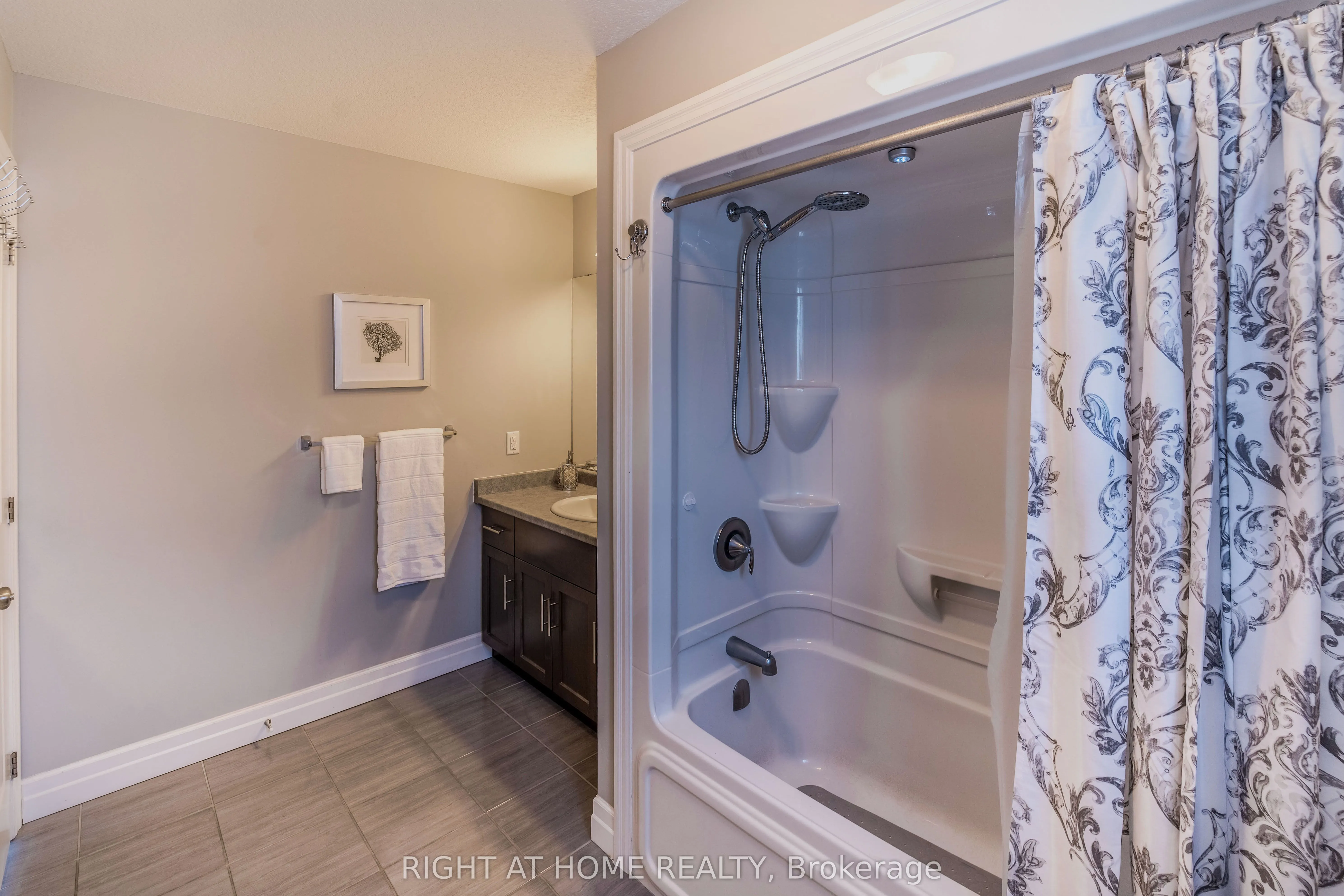 146 Jacob Street W