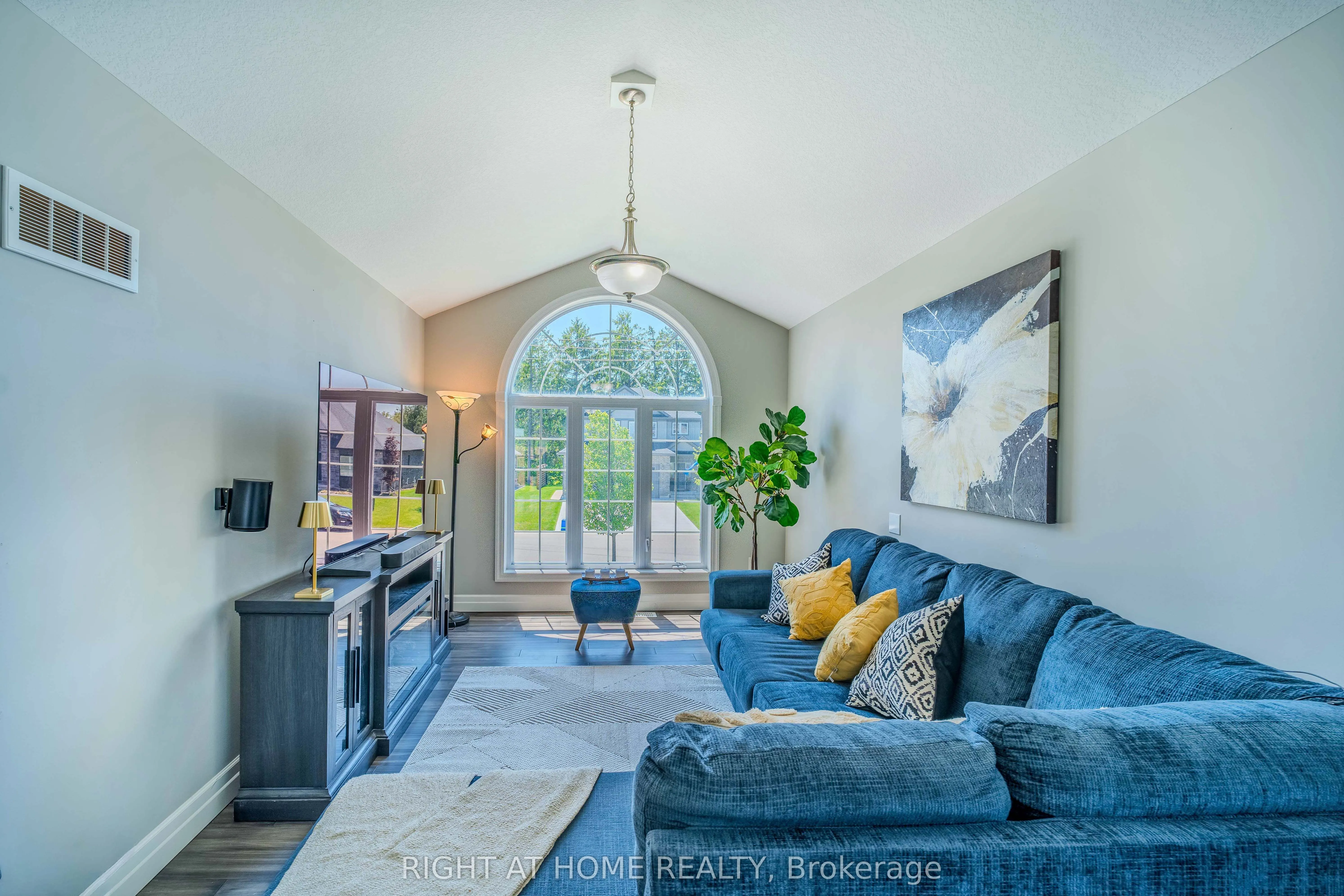 146 Jacob Street W