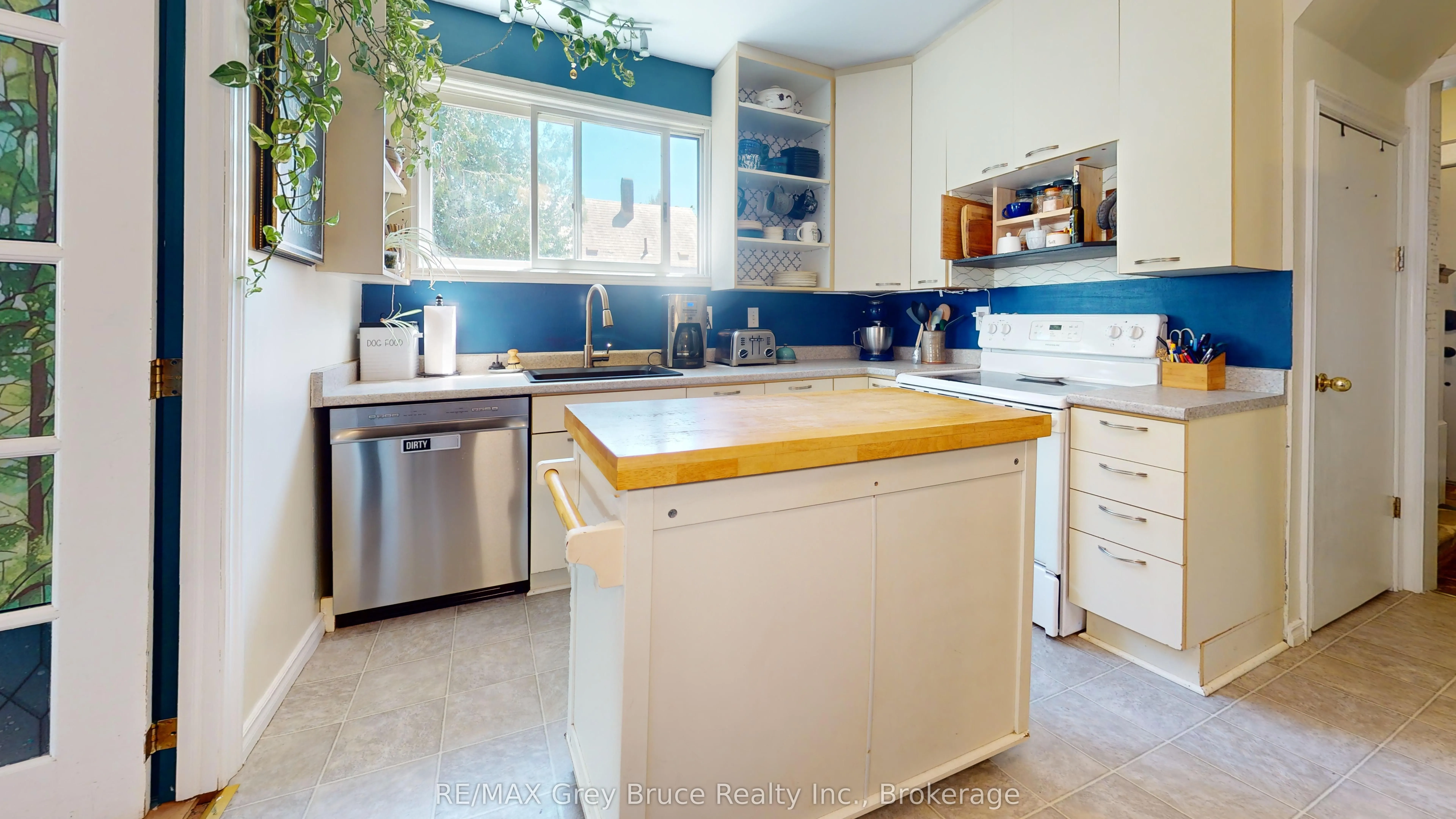 1427 5th "A" Avenue W