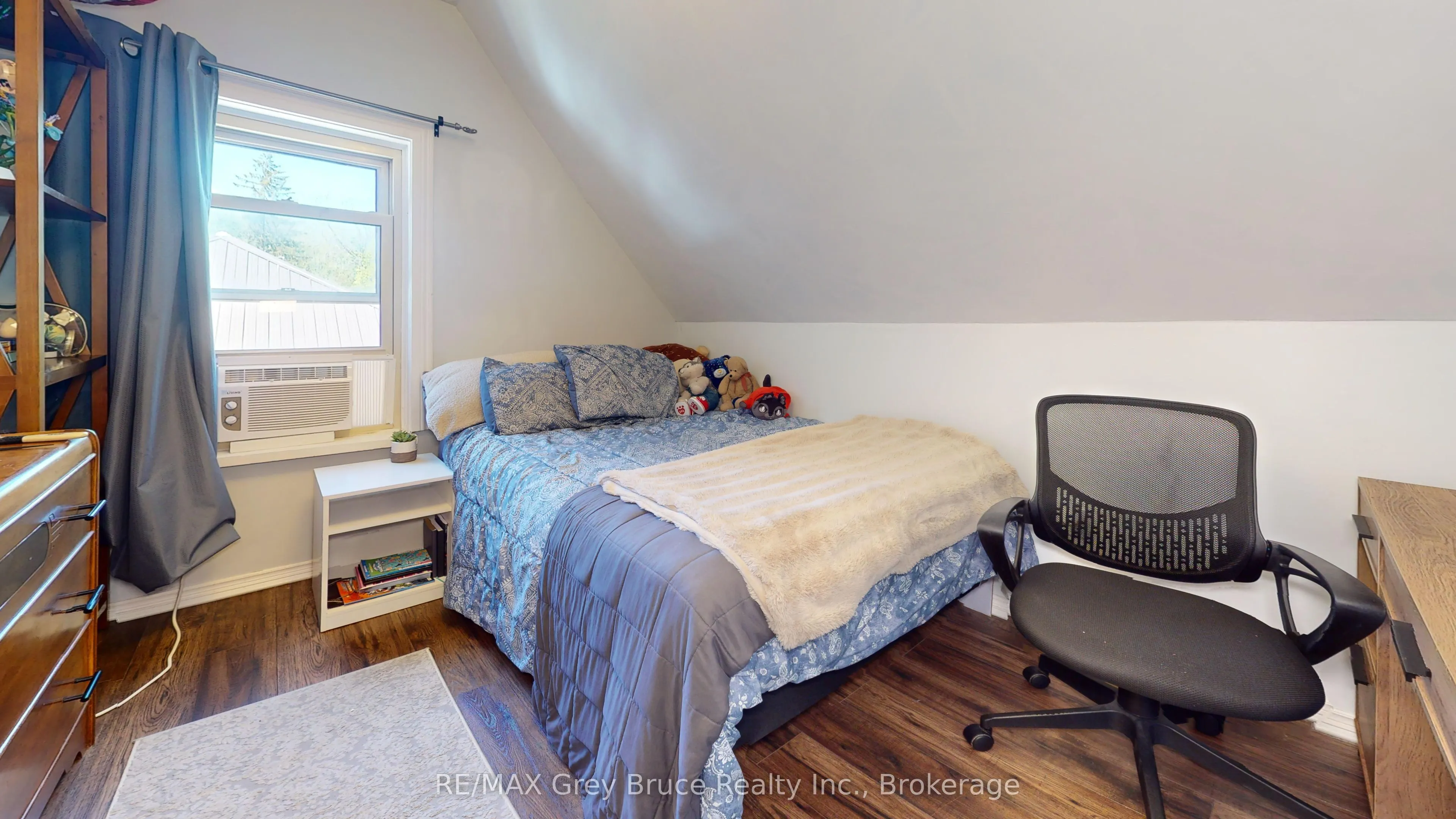1427 5th "A" Avenue W