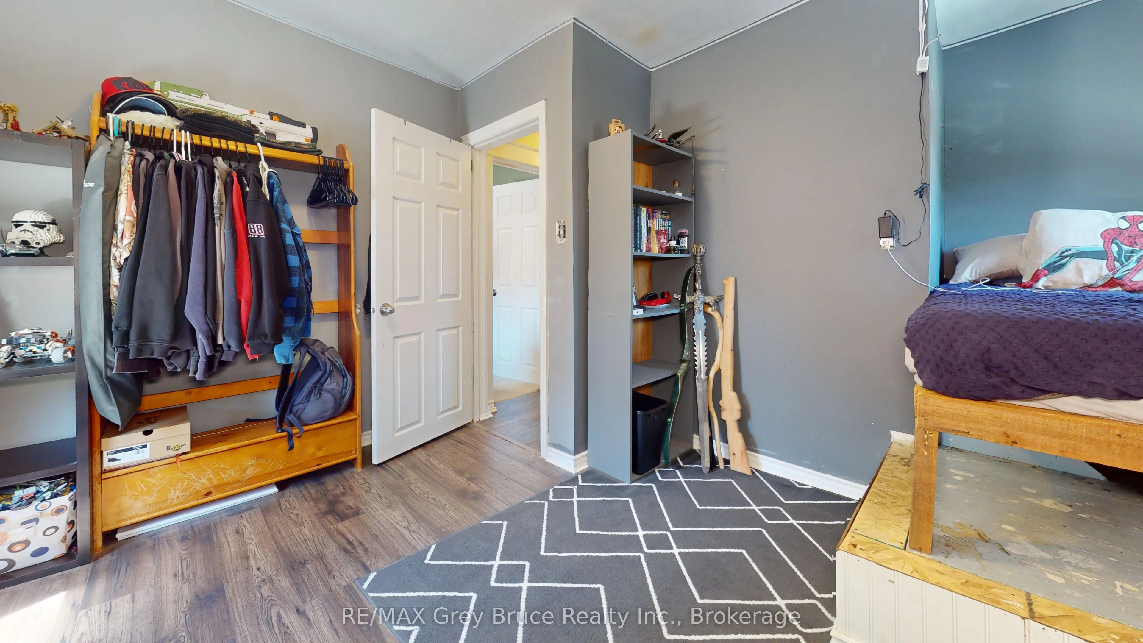 1427 5th "A" Avenue W