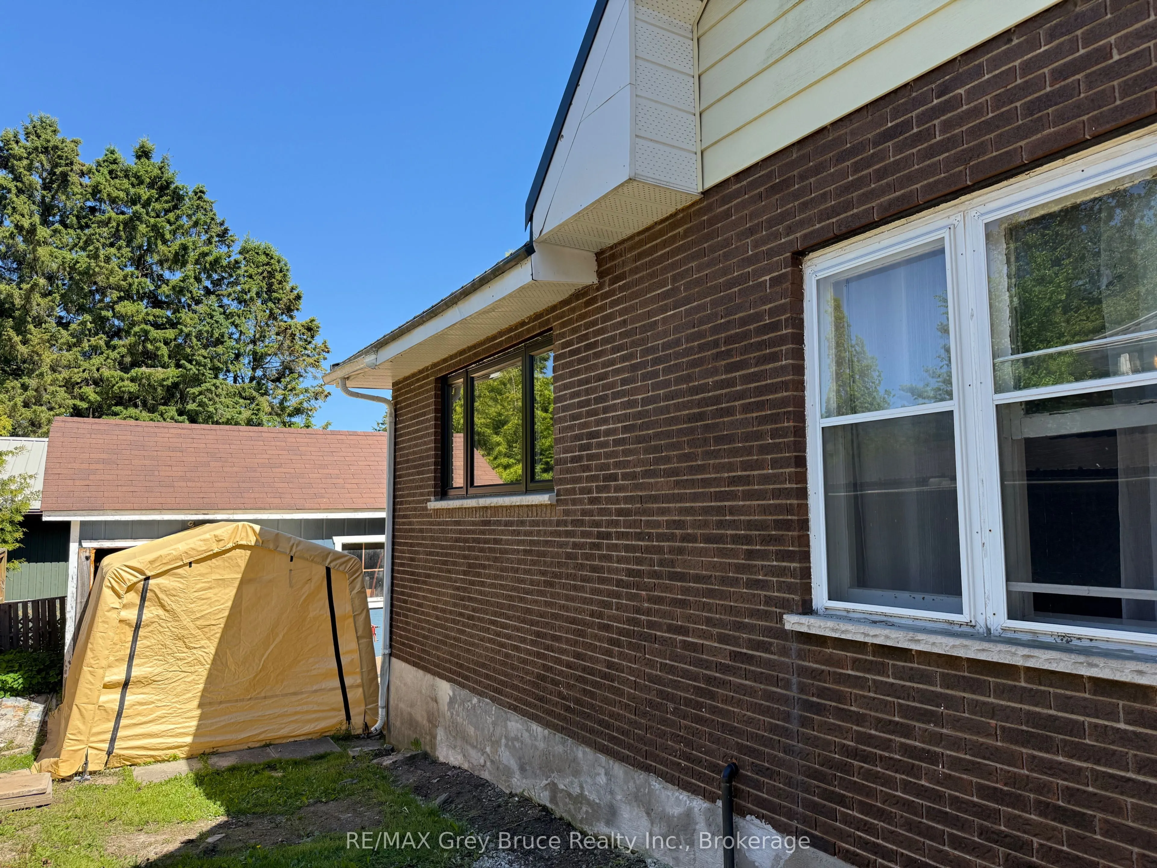 1427 5th "A" Avenue W