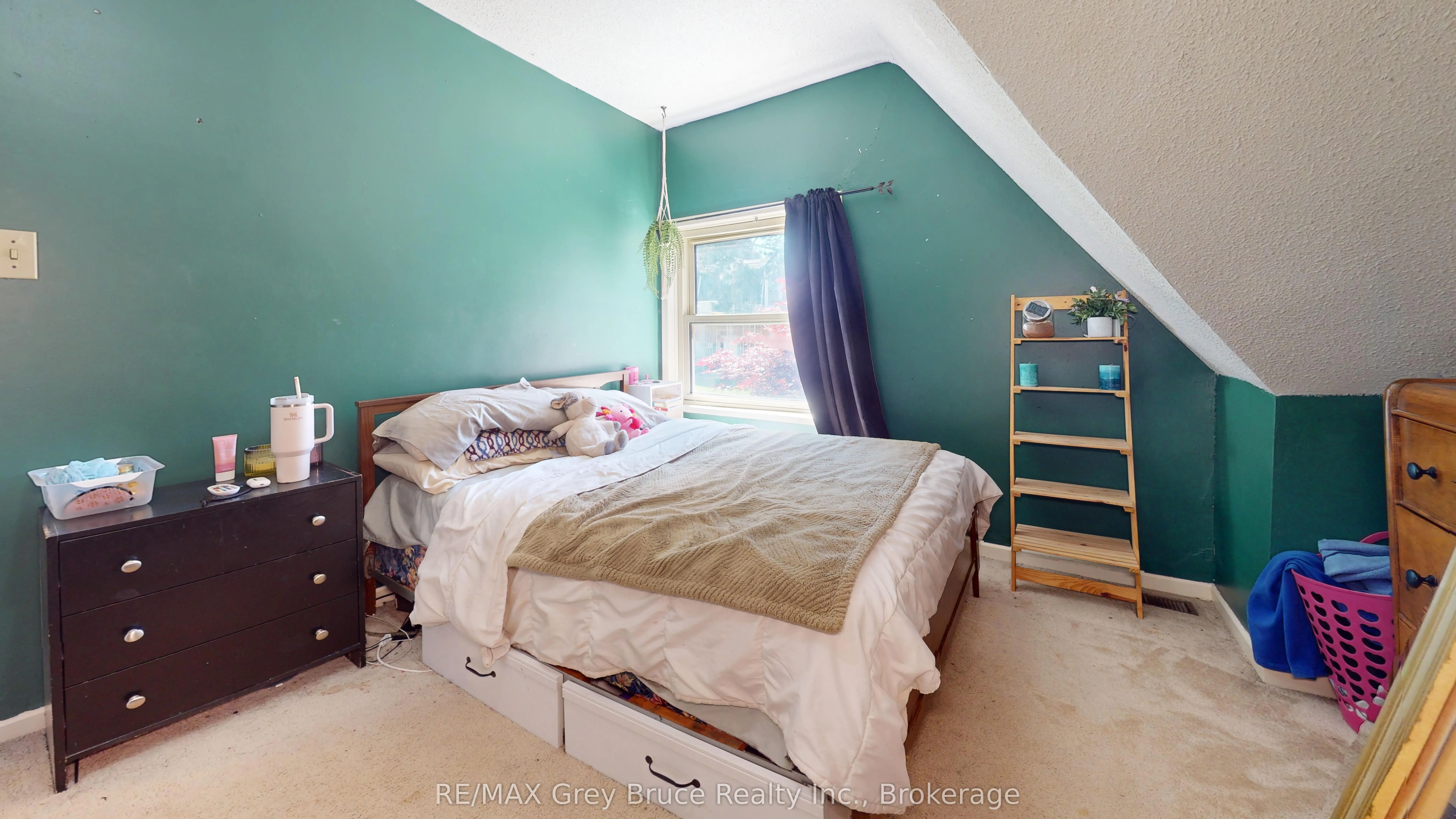 1427 5th "A" Avenue W
