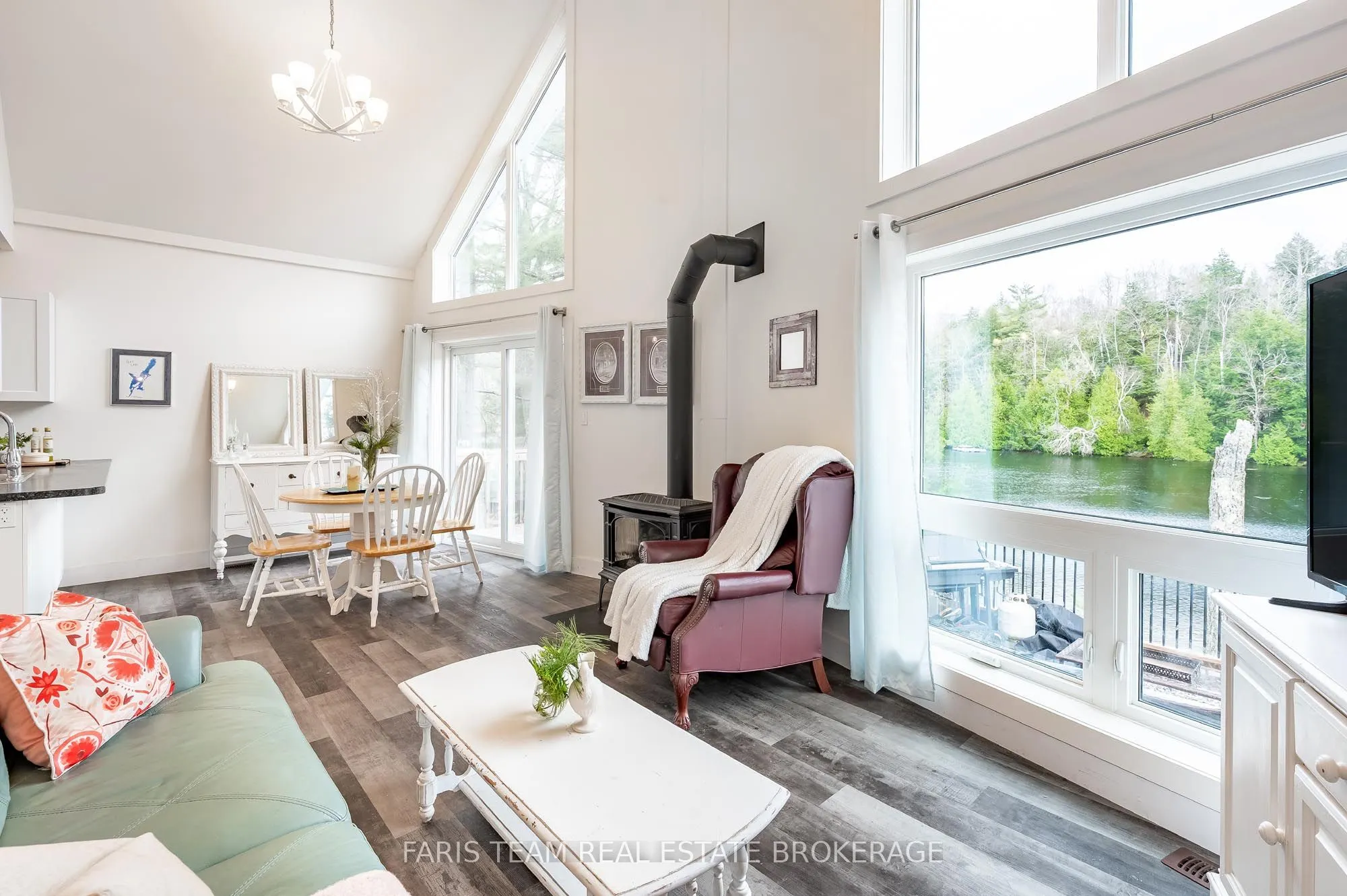 1036 Beverley Lane