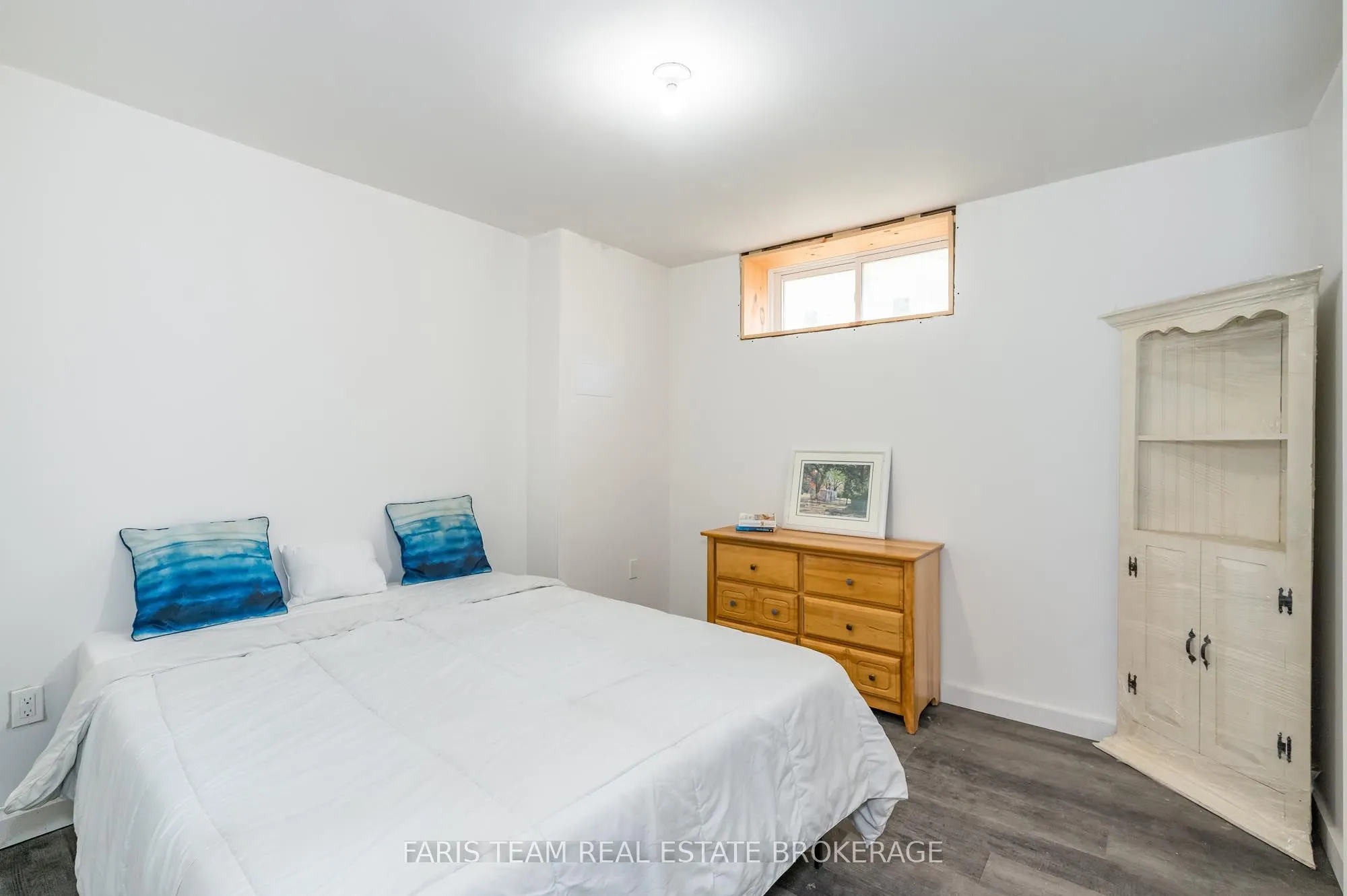 1036 Beverley Lane