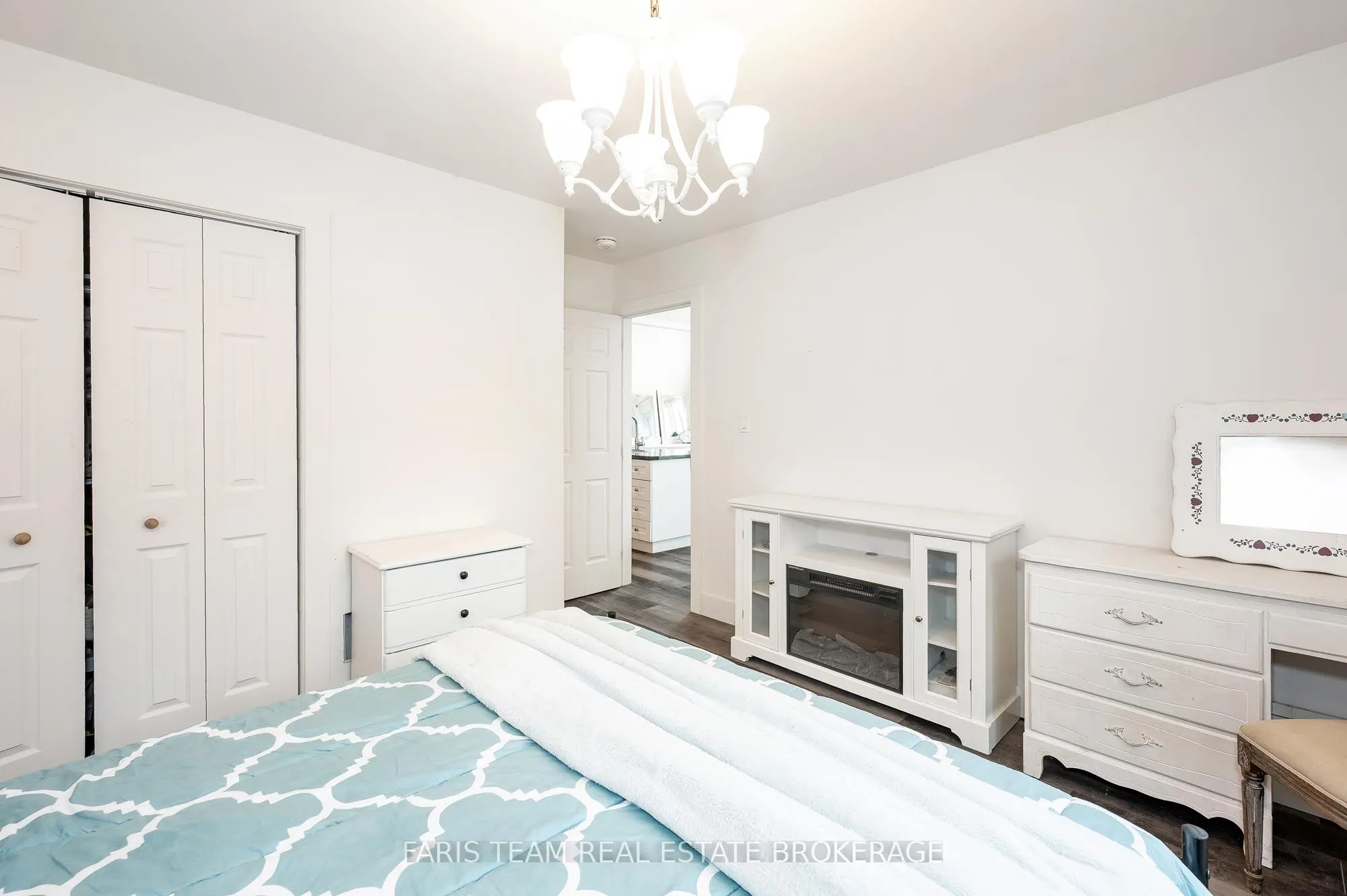 1036 Beverley Lane