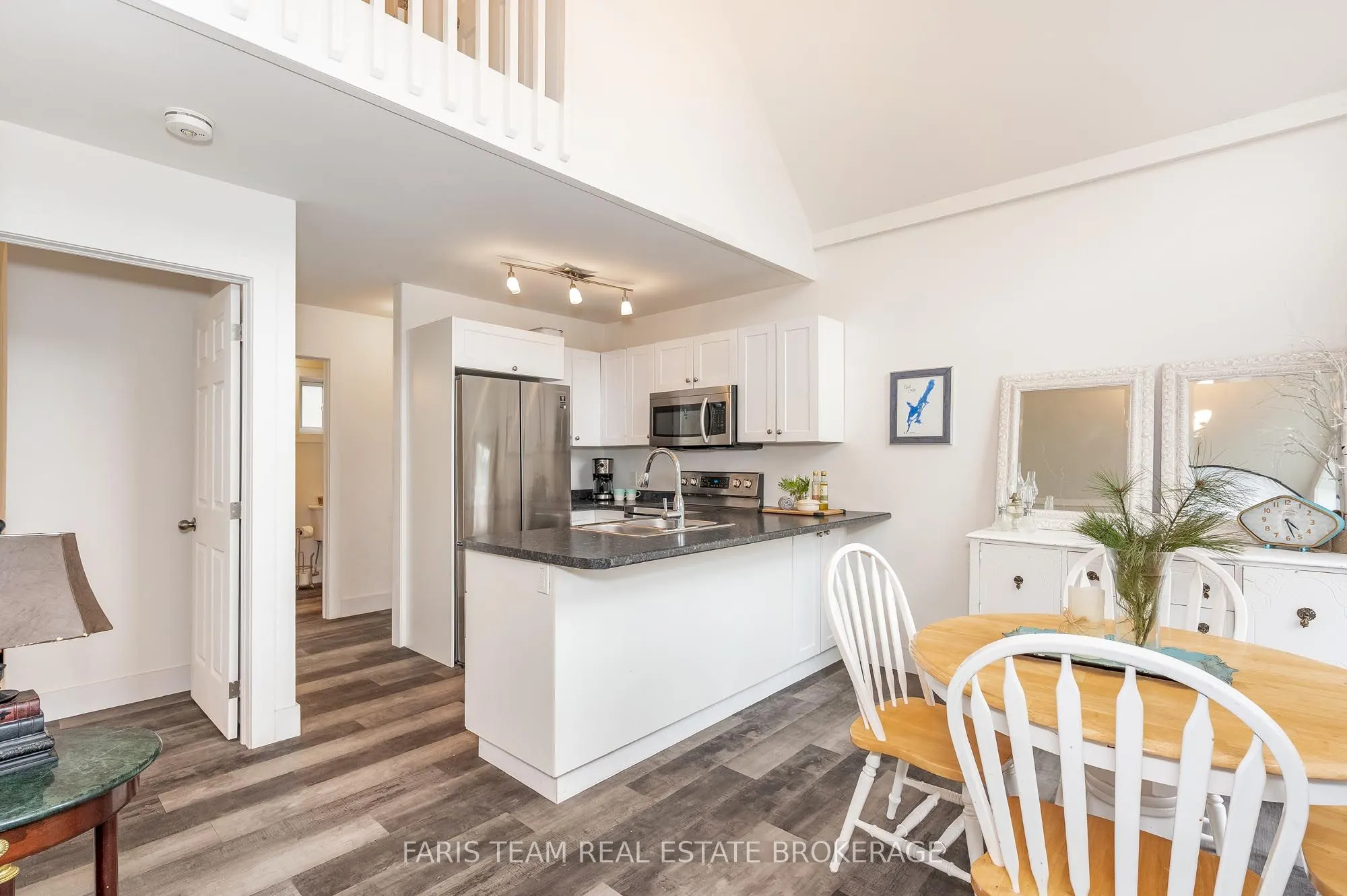 1036 Beverley Lane