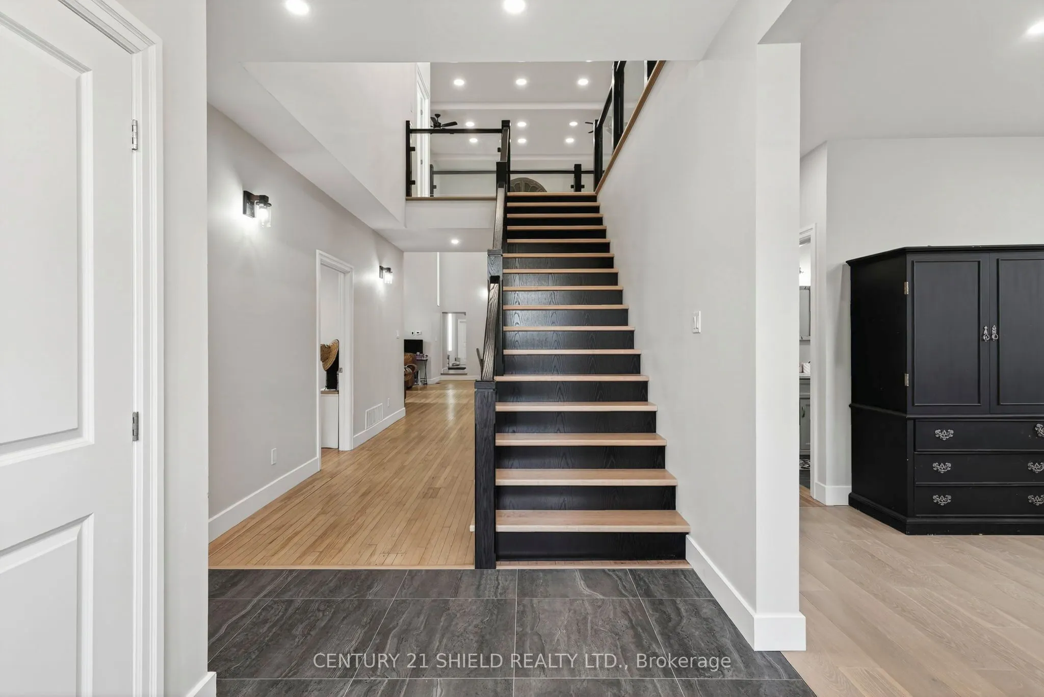 12 Maple Street