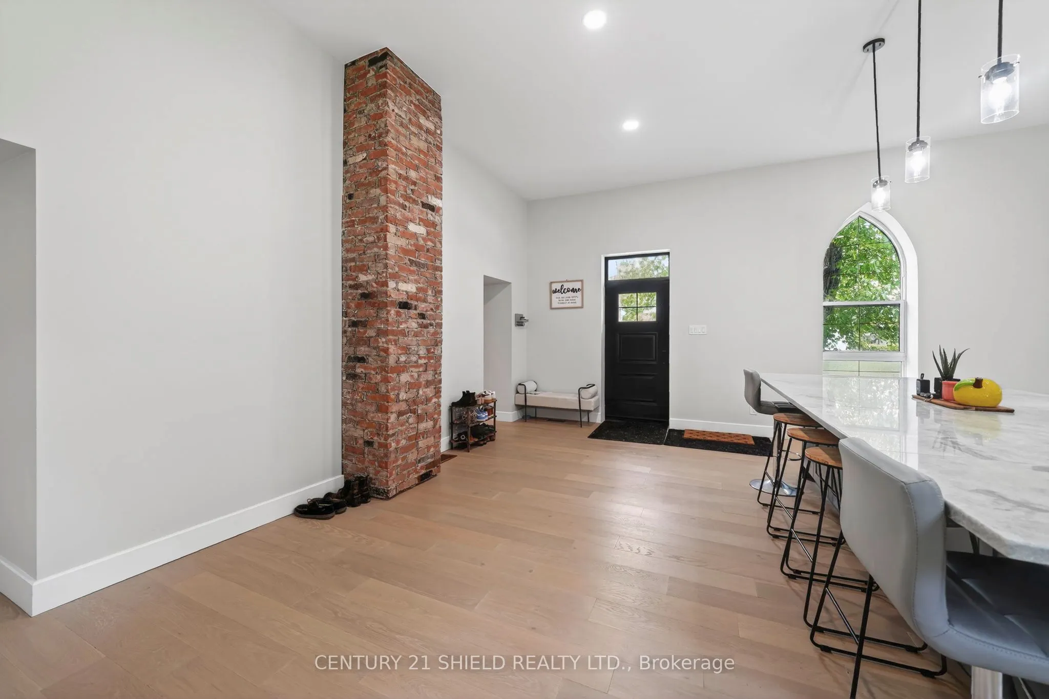 12 Maple Street