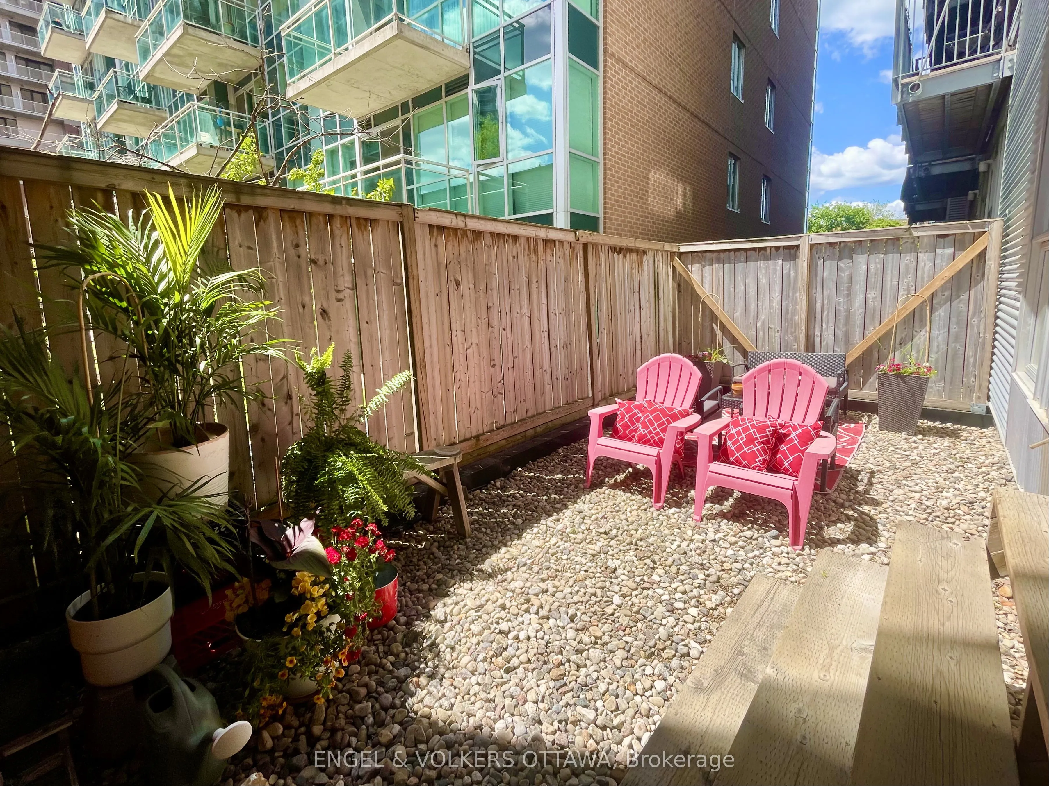 360 Cumberland Street #104