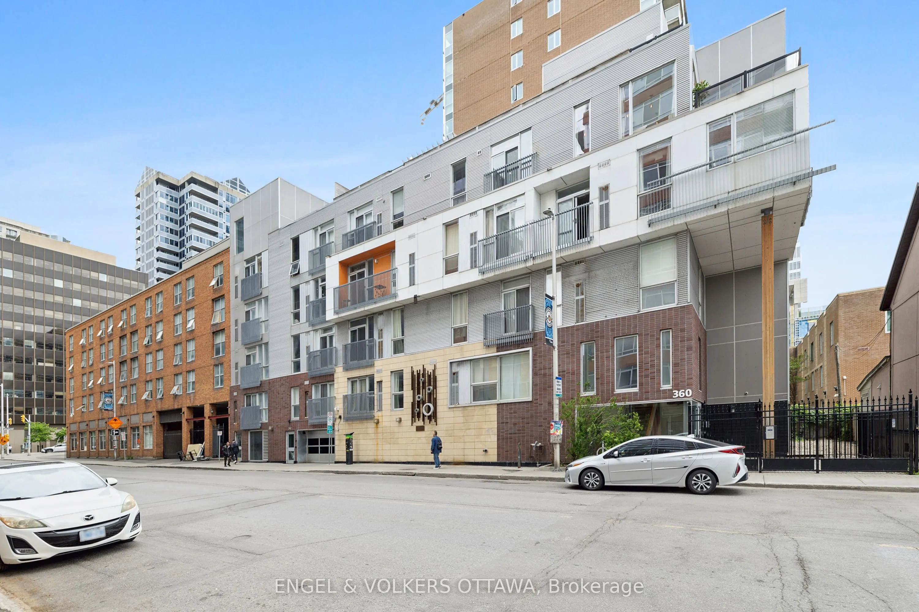 360 Cumberland Street #104
