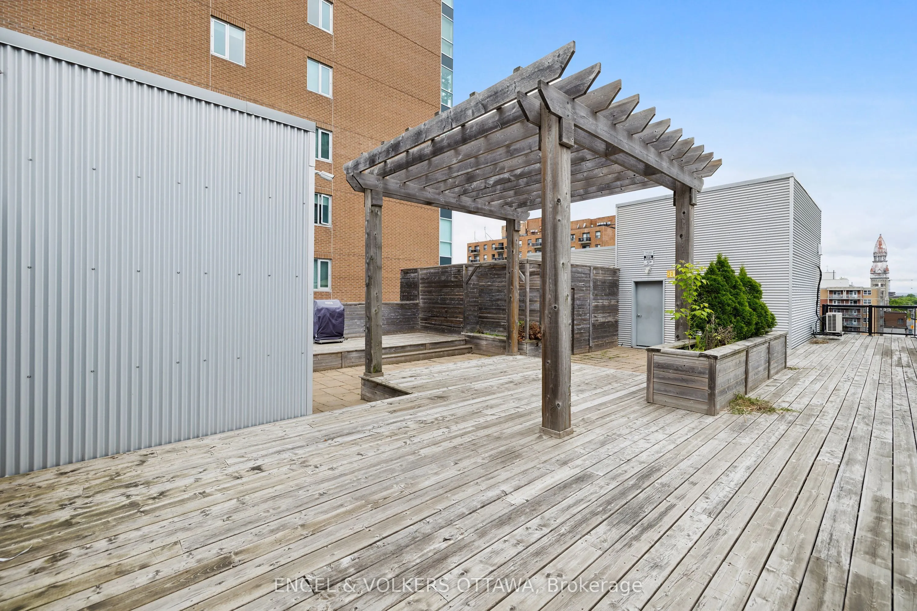 360 Cumberland Street #104
