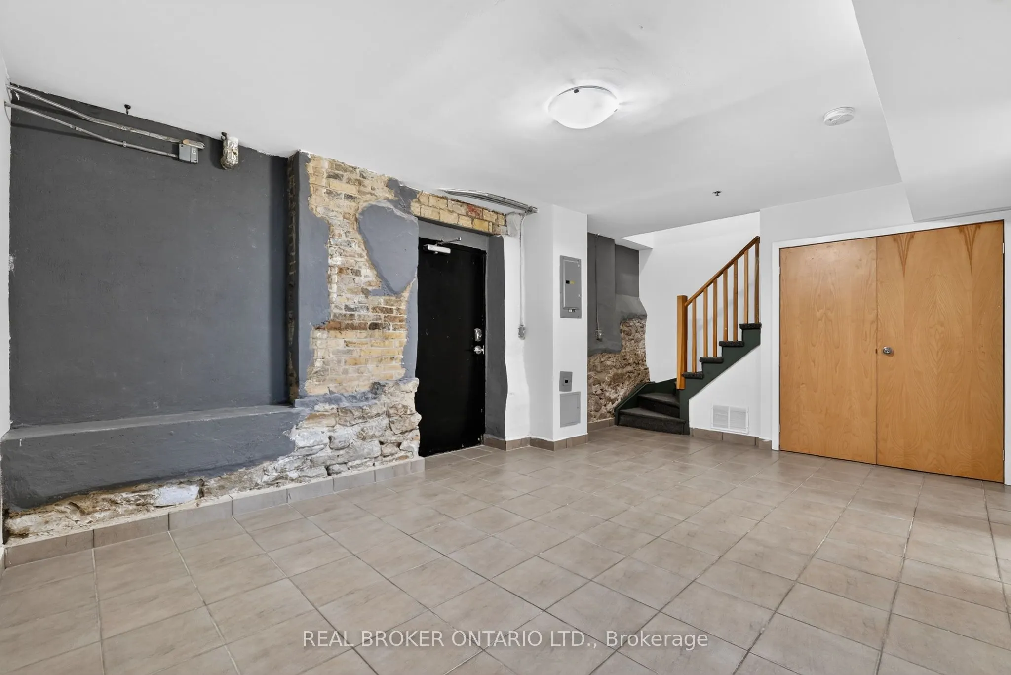 12 Bridgeport Road E #9