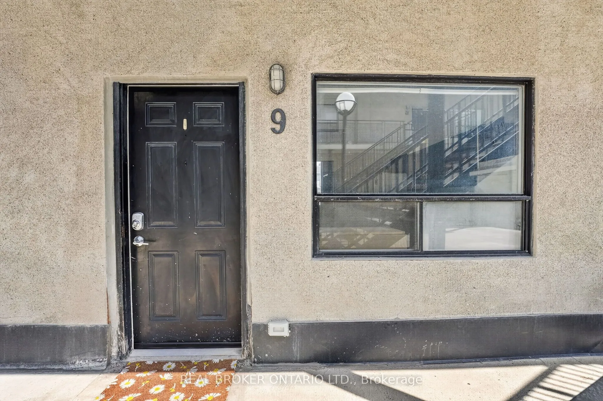 12 Bridgeport Road E #9