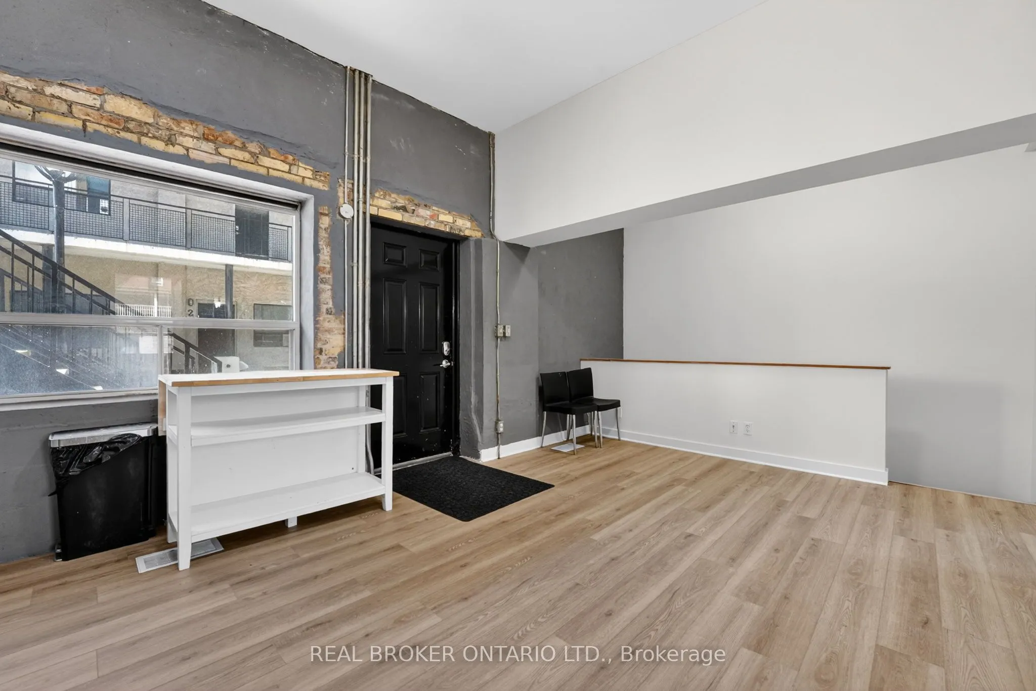 12 Bridgeport Road E #9