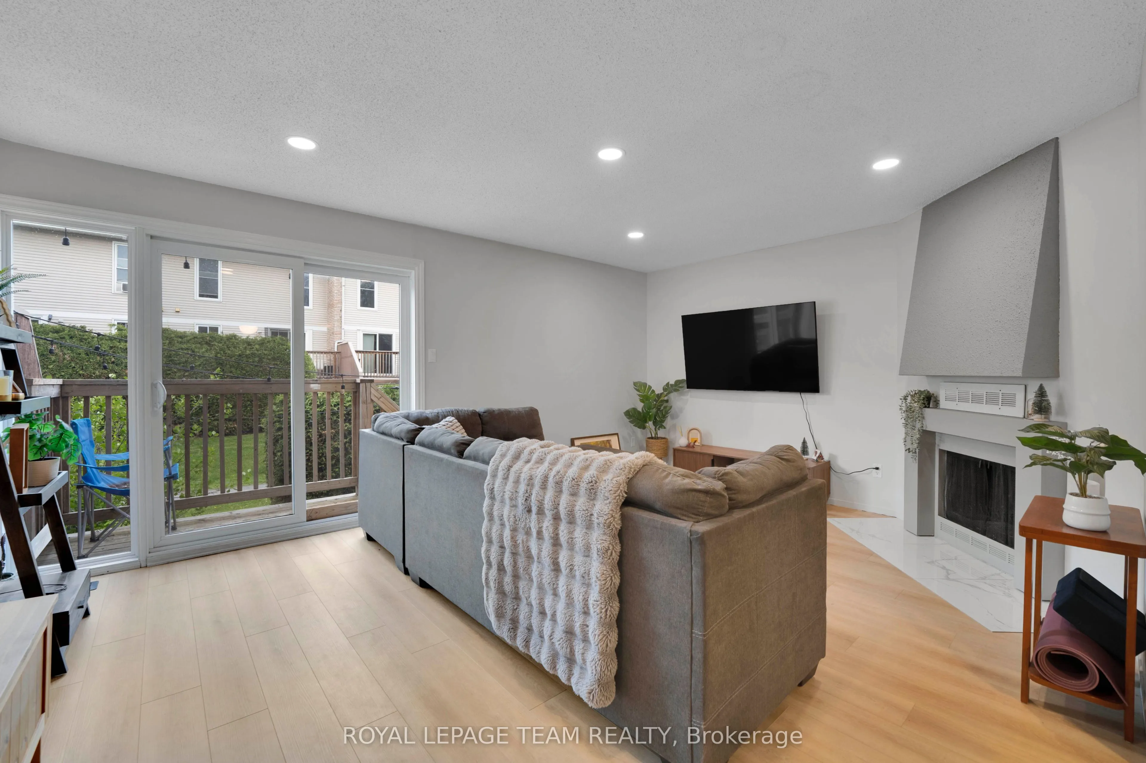 282 Dalehurst Drive #282C