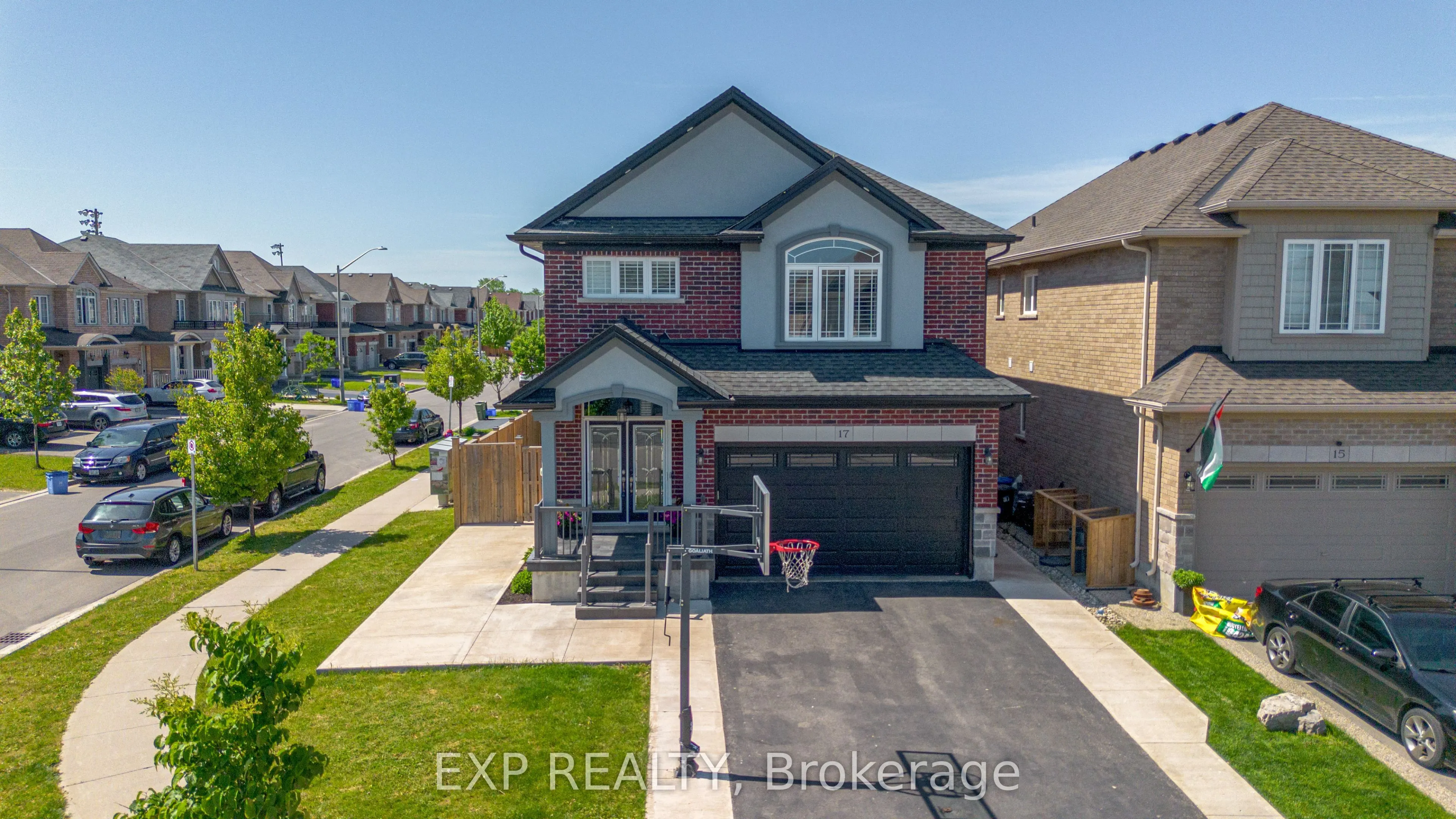 17 Narbonne Crescent