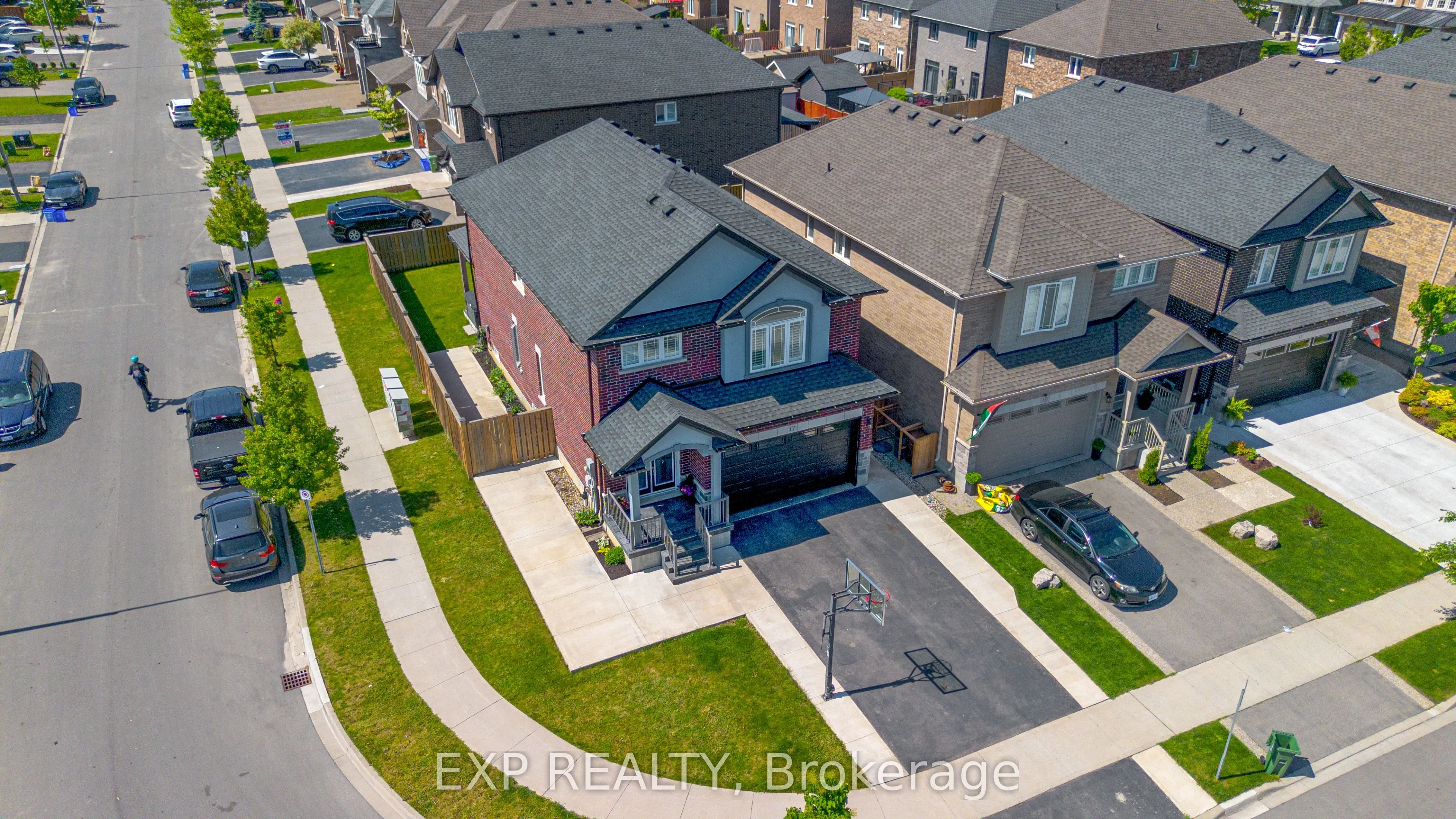 17 Narbonne Crescent