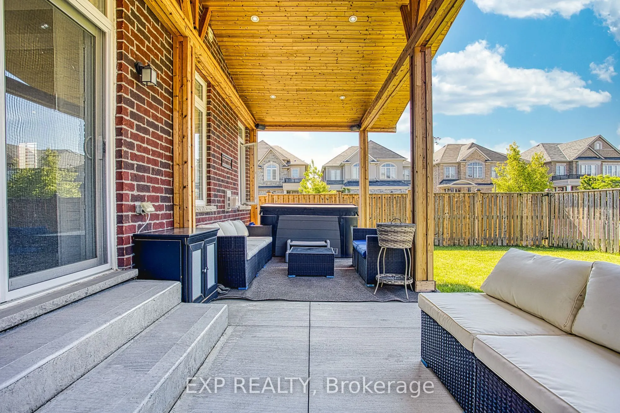 17 Narbonne Crescent