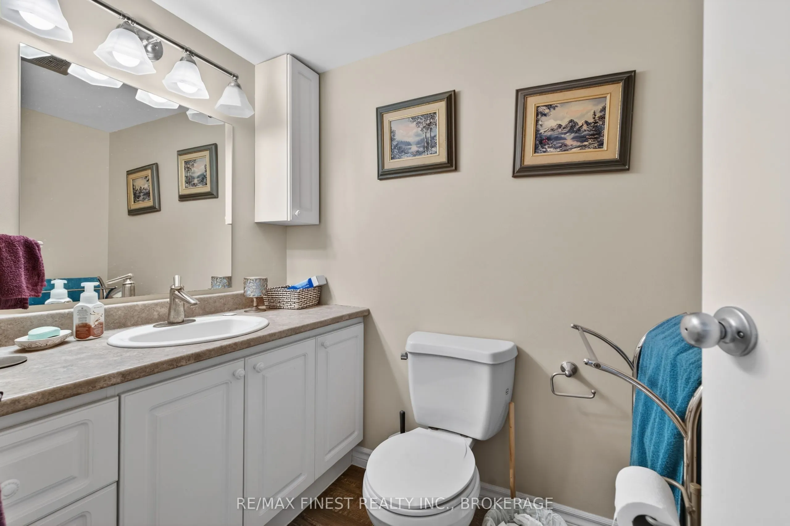 2 Mowat Avenue #206