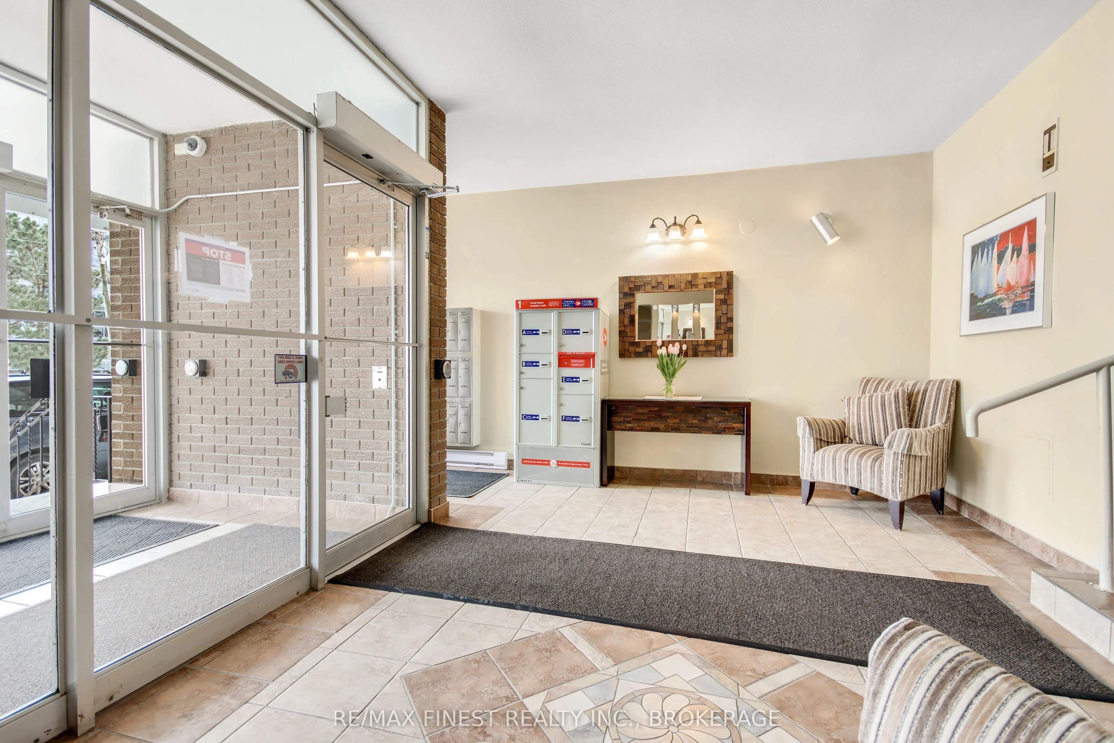 2 Mowat Avenue #206